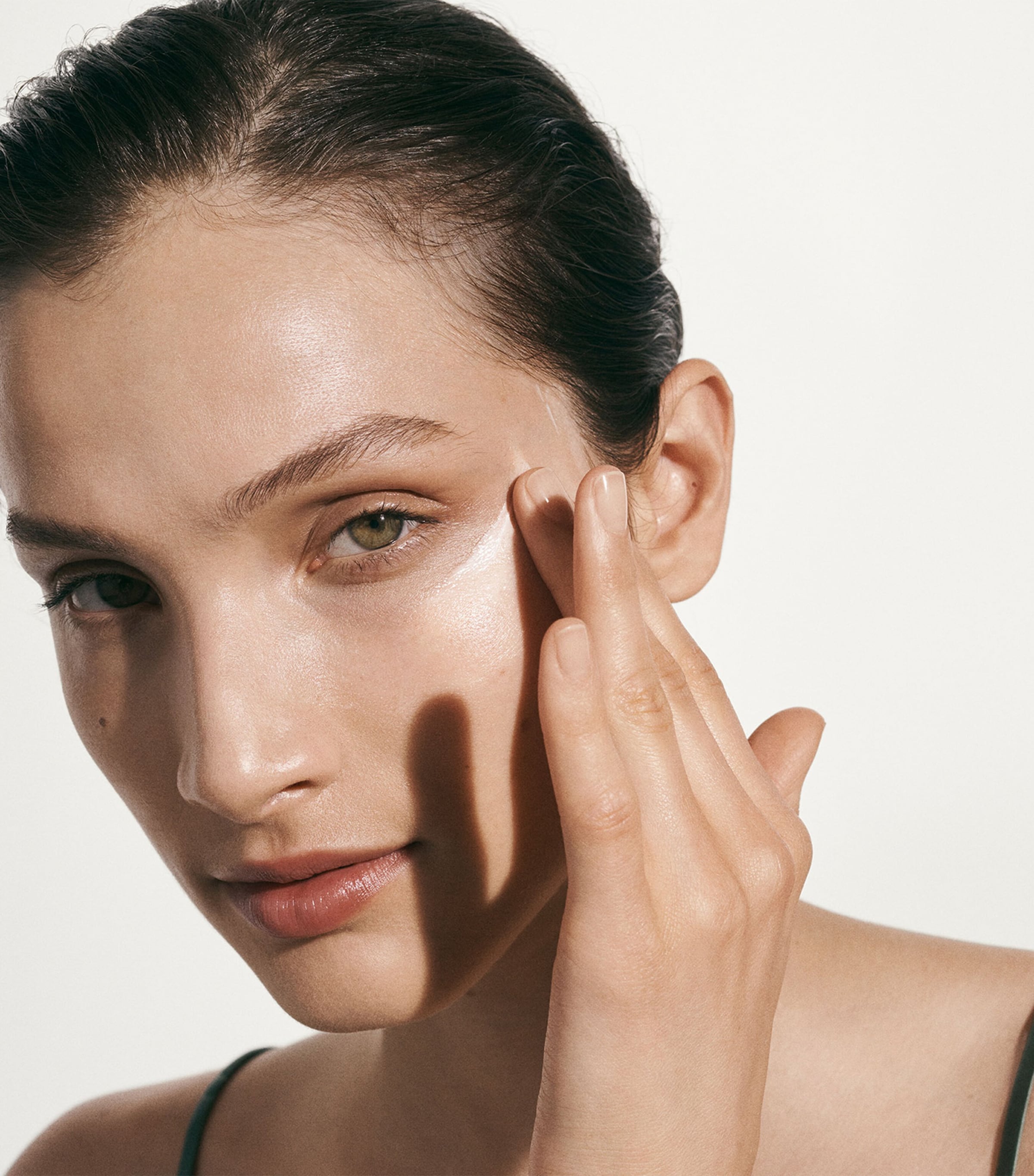 The Moisturizing Soft Cream (250ml) NO COLOUR Image 4