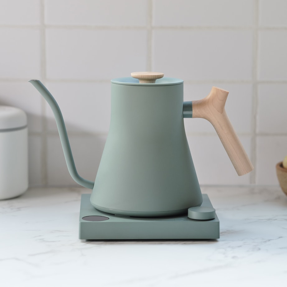 Stagg EKG Pro Electric Kettle SMOKE GREEN + MAPLE Image 16