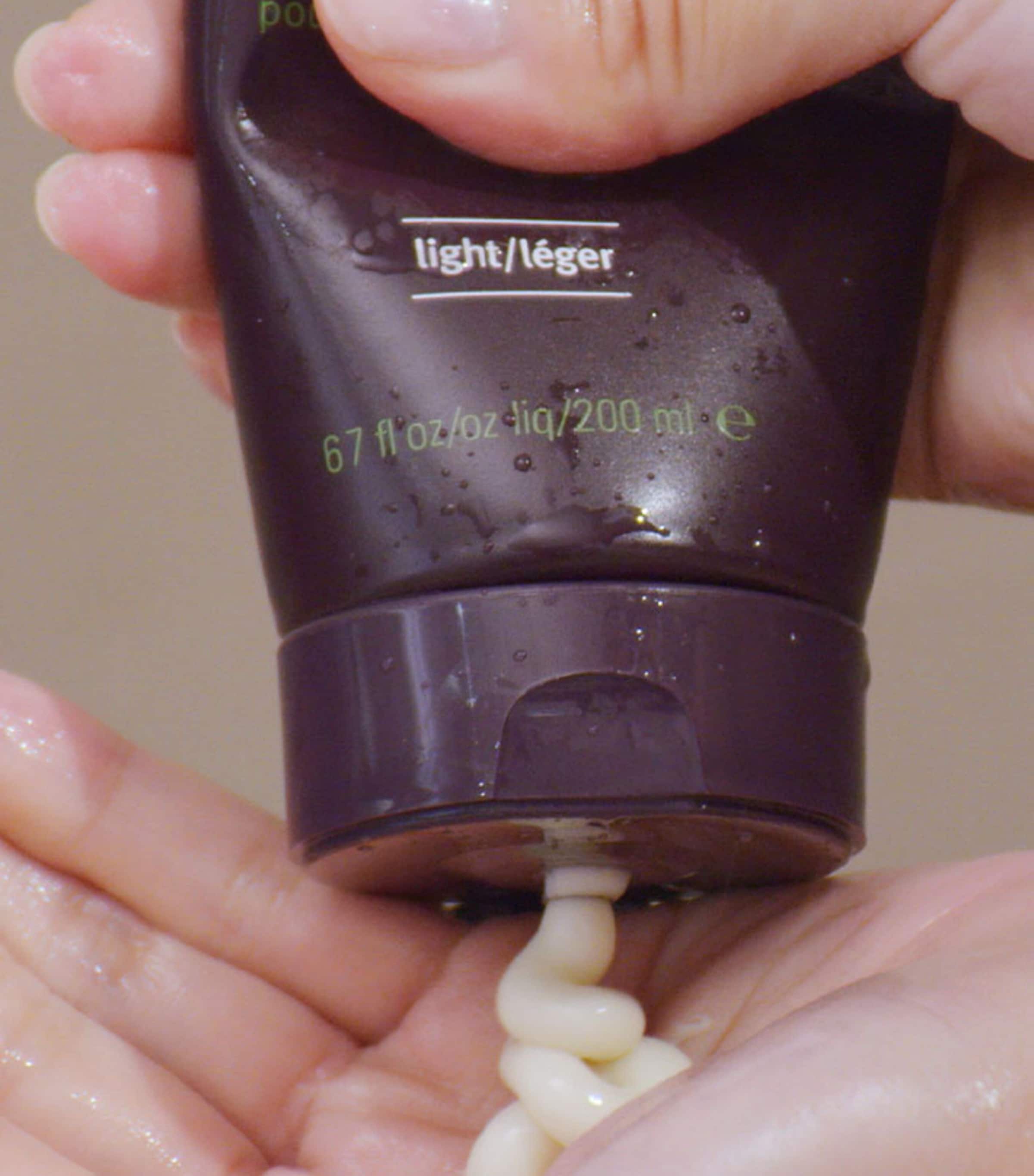 Invati Ultra Advanced Thickening Conditioner Light (1L) NO COLOUR Image 3