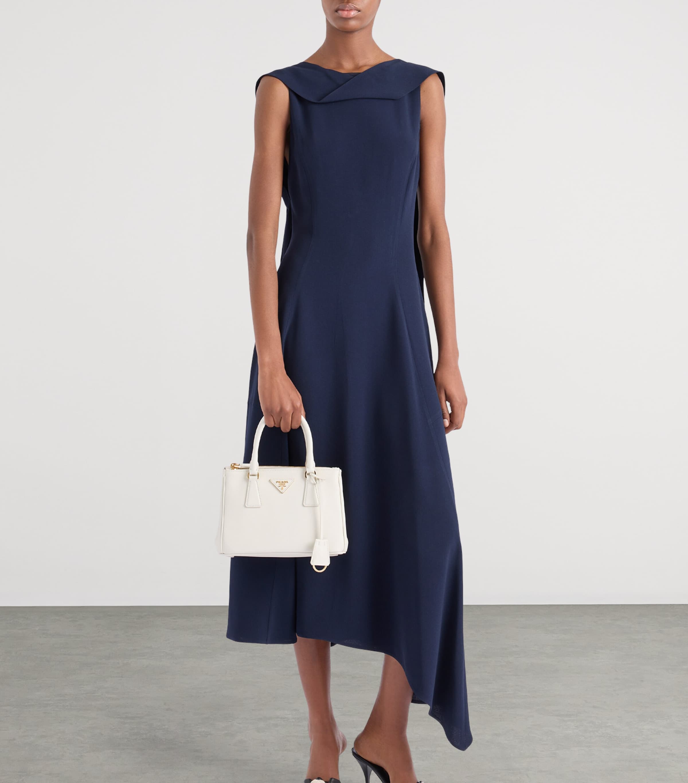 Small Leather Galleria Top-Handle Bag F0009 Image 2