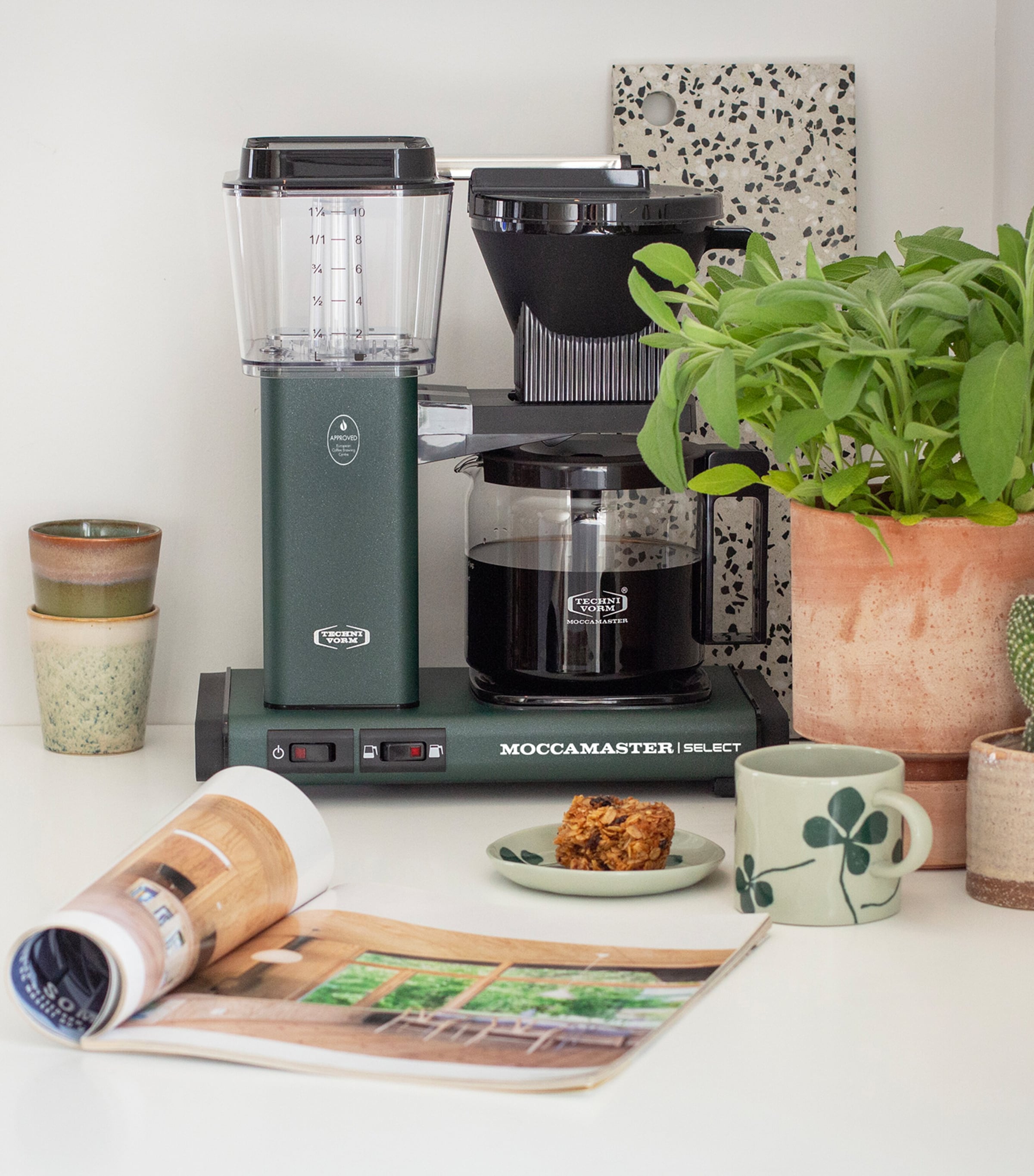 Moccamaster KBG Select Filter Coffee Machine Forest Green Image 4