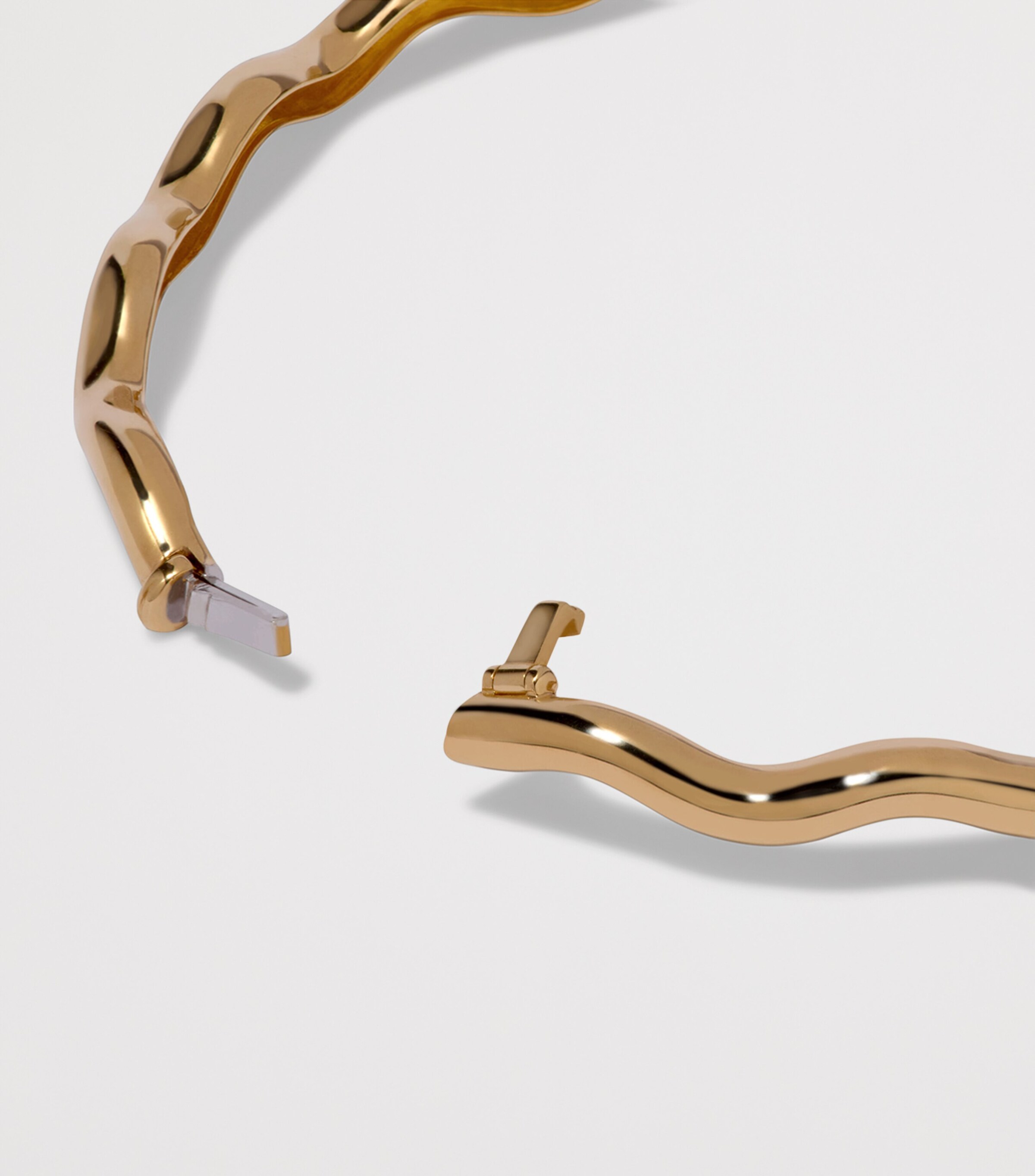 Annoushka Yellow Gold Whoopsie Daisy Bangle Image 3
