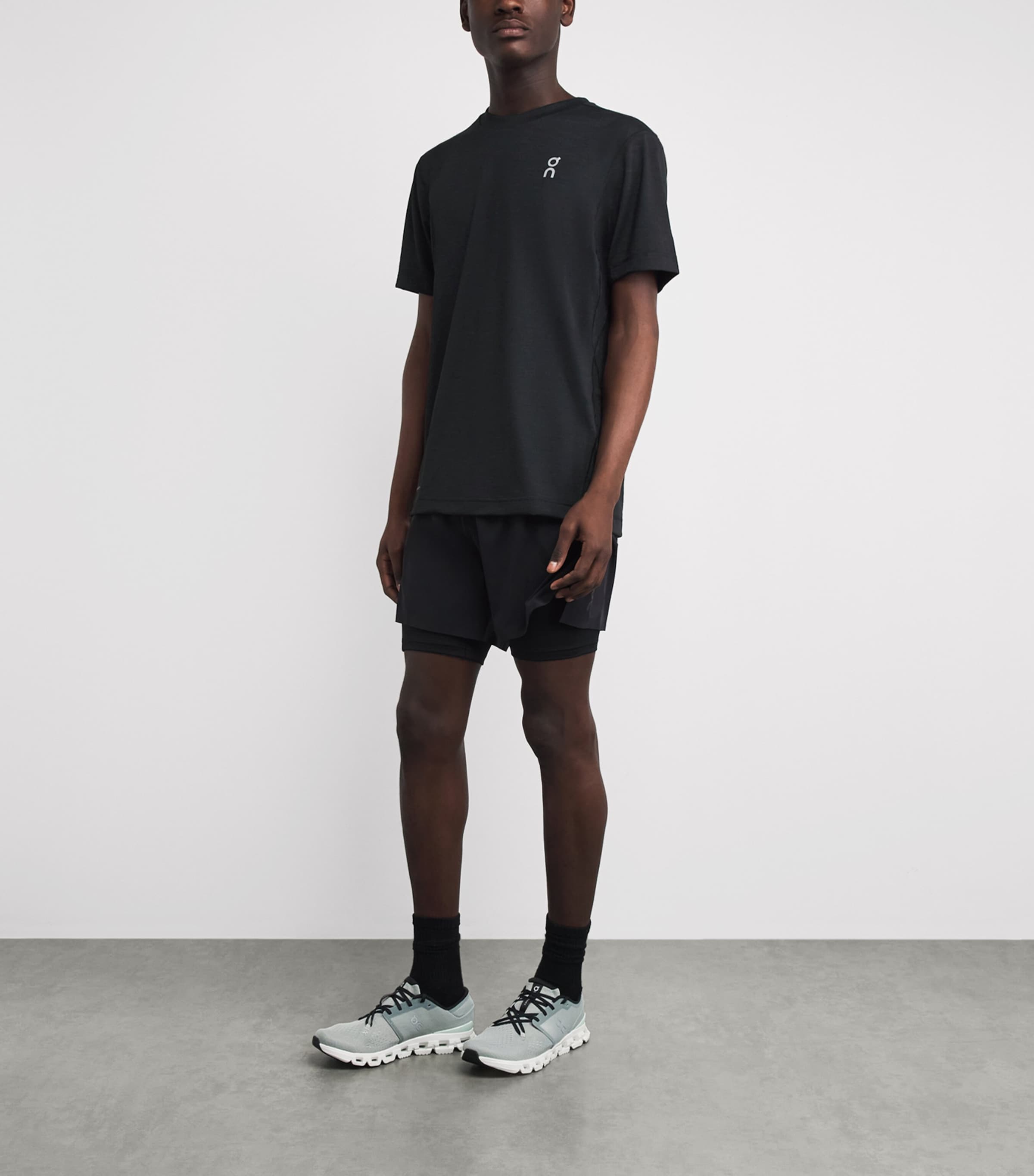 On Mens Train Graphic T-Shirt Black Image 2