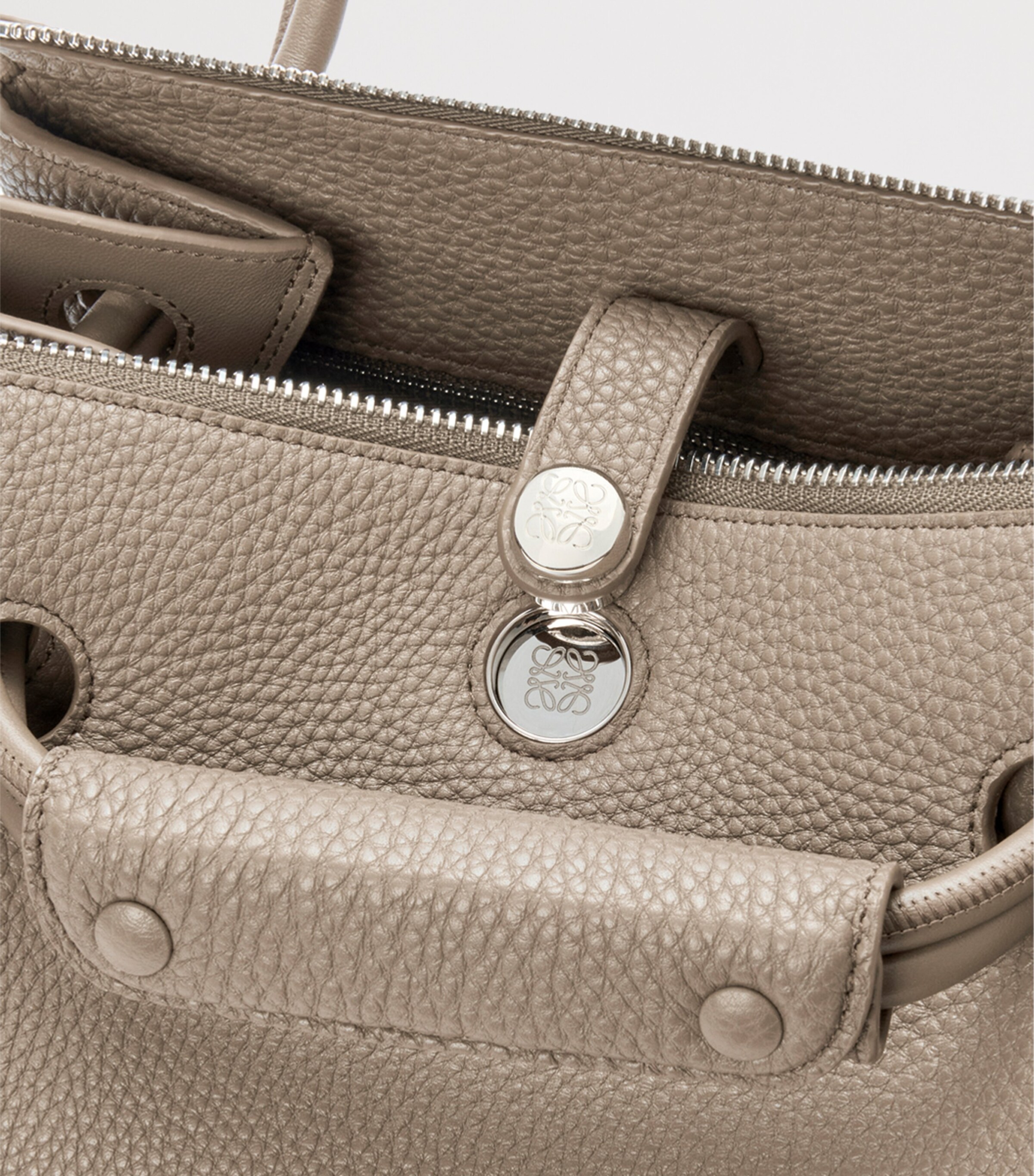 LOEWE Small Grained Leather Madrid Shoulder Bag Clay Image 10