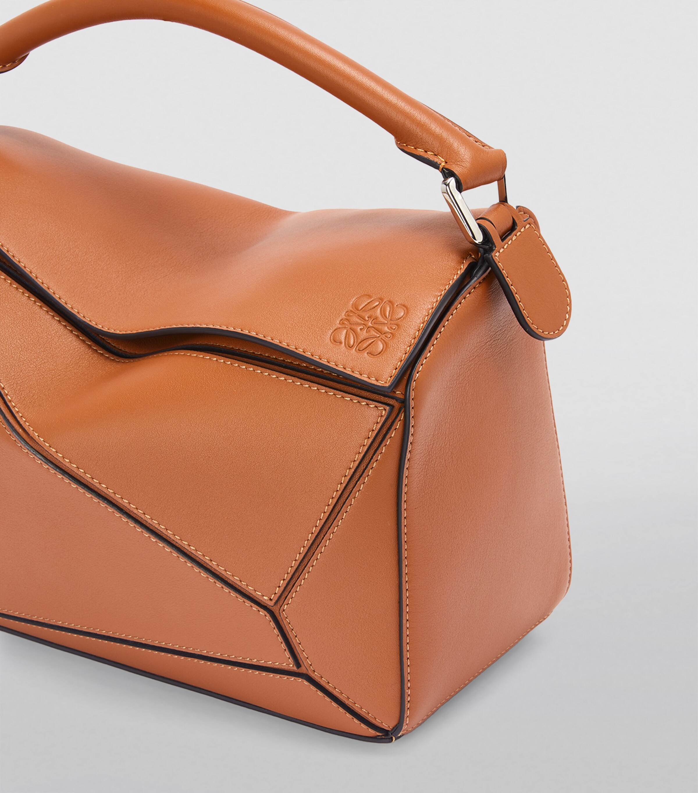 【関税送料込】Loewe Pebbled Leather Puzzle Bag Brown Puzzle Fold Mini leather tote bag in brown - Loewe | Mytheresa