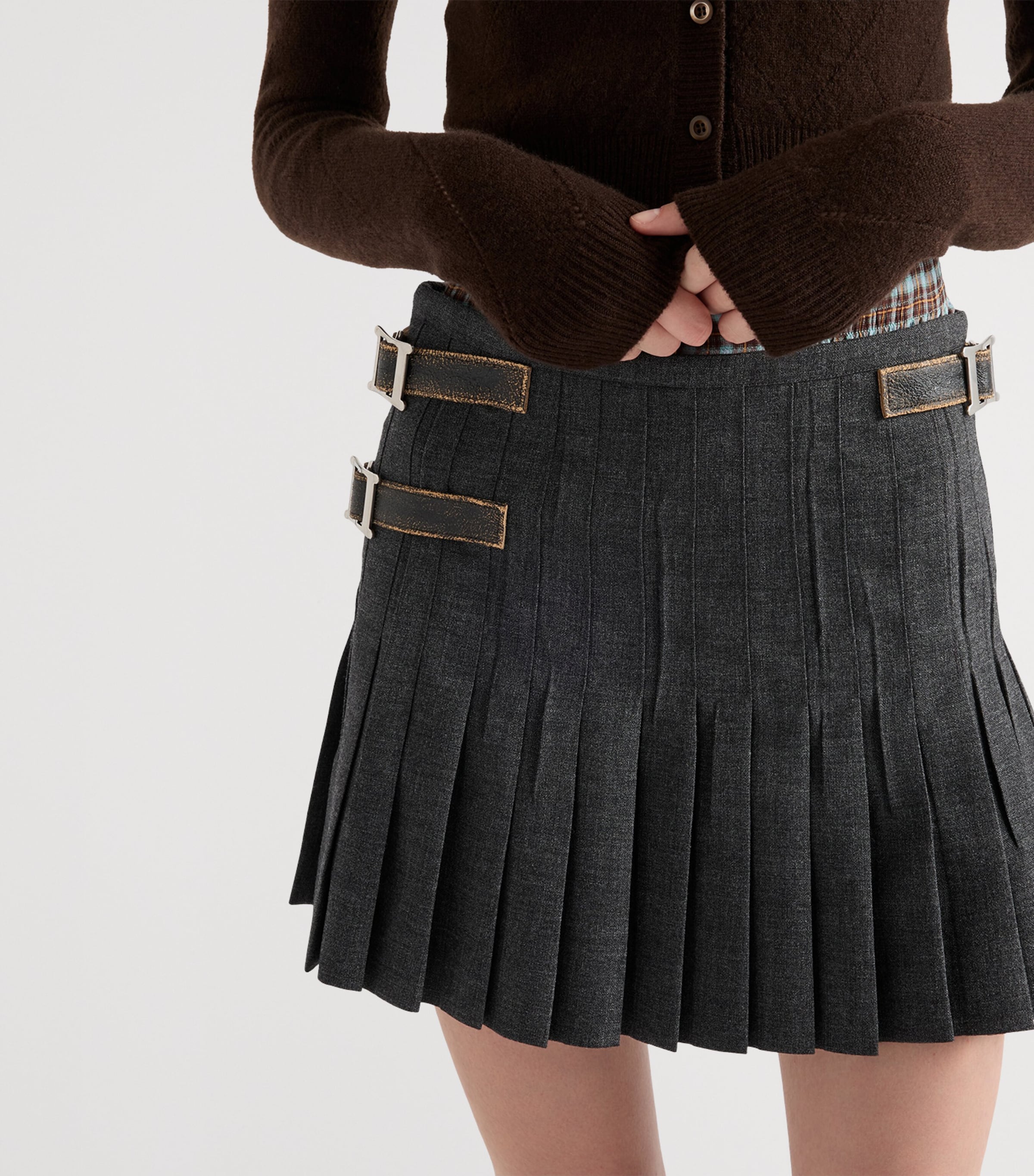 Wool Pleated Mini Skirt F0480 Image 3