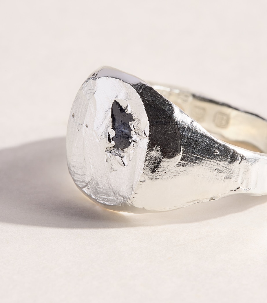 THE OUZE Sterling Silver and Sapphire Una Signet Ring Silver/blue Image 3