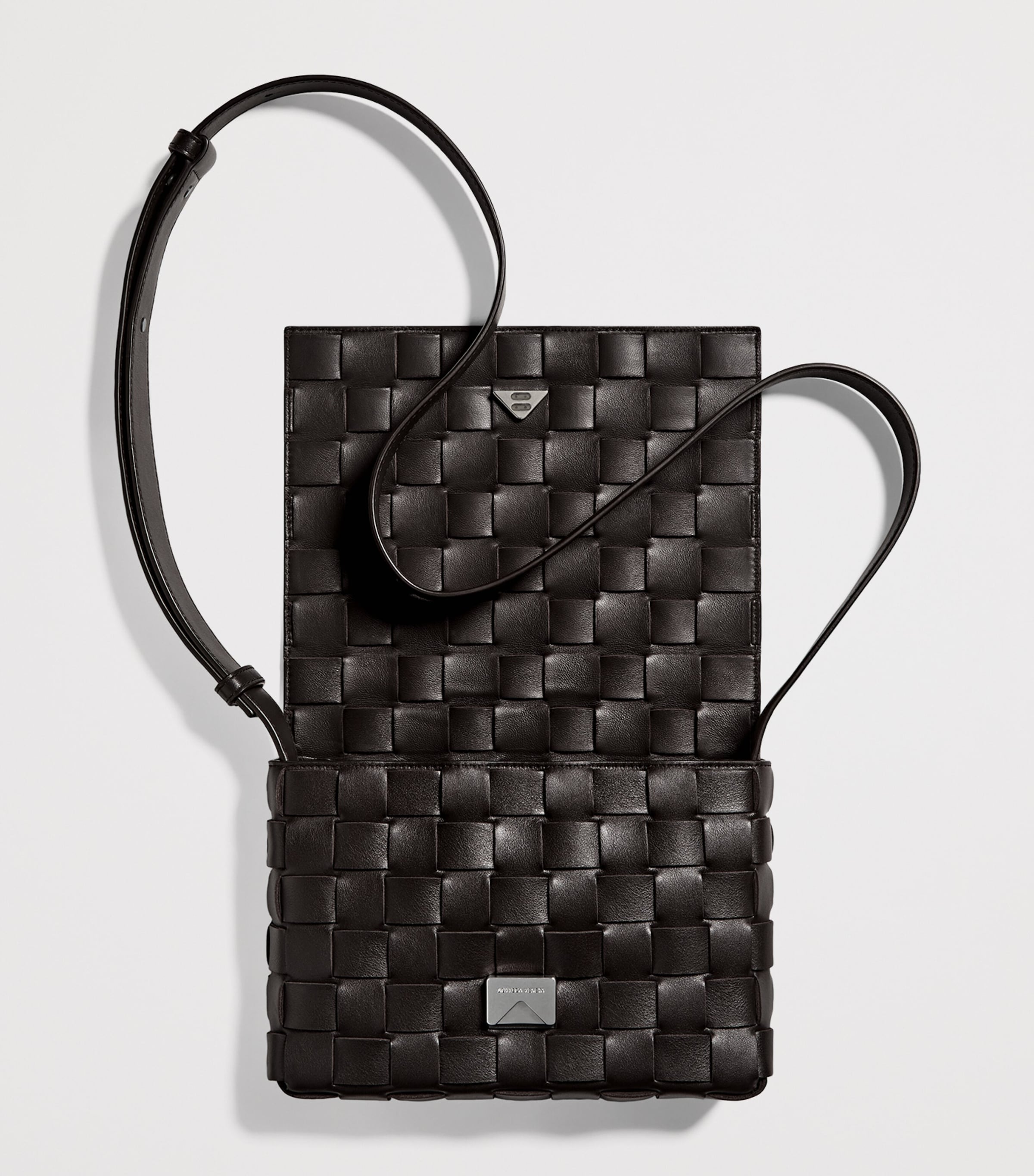 Bottega Veneta Leather Intrecciato Messenger Bag Image 6