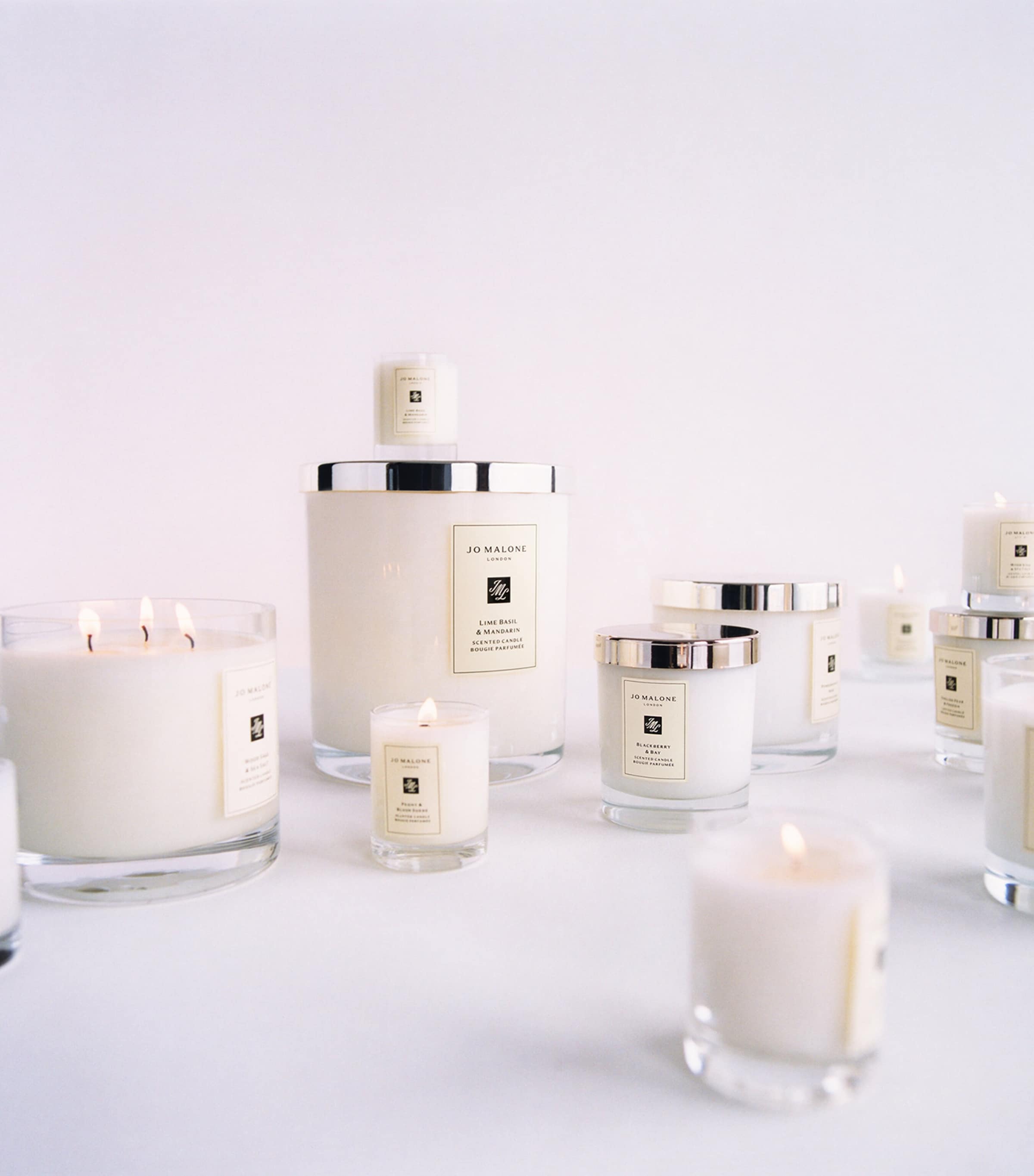 Lime Basil & Mandarin Classic Candle (200g) NO COLOUR Image 4