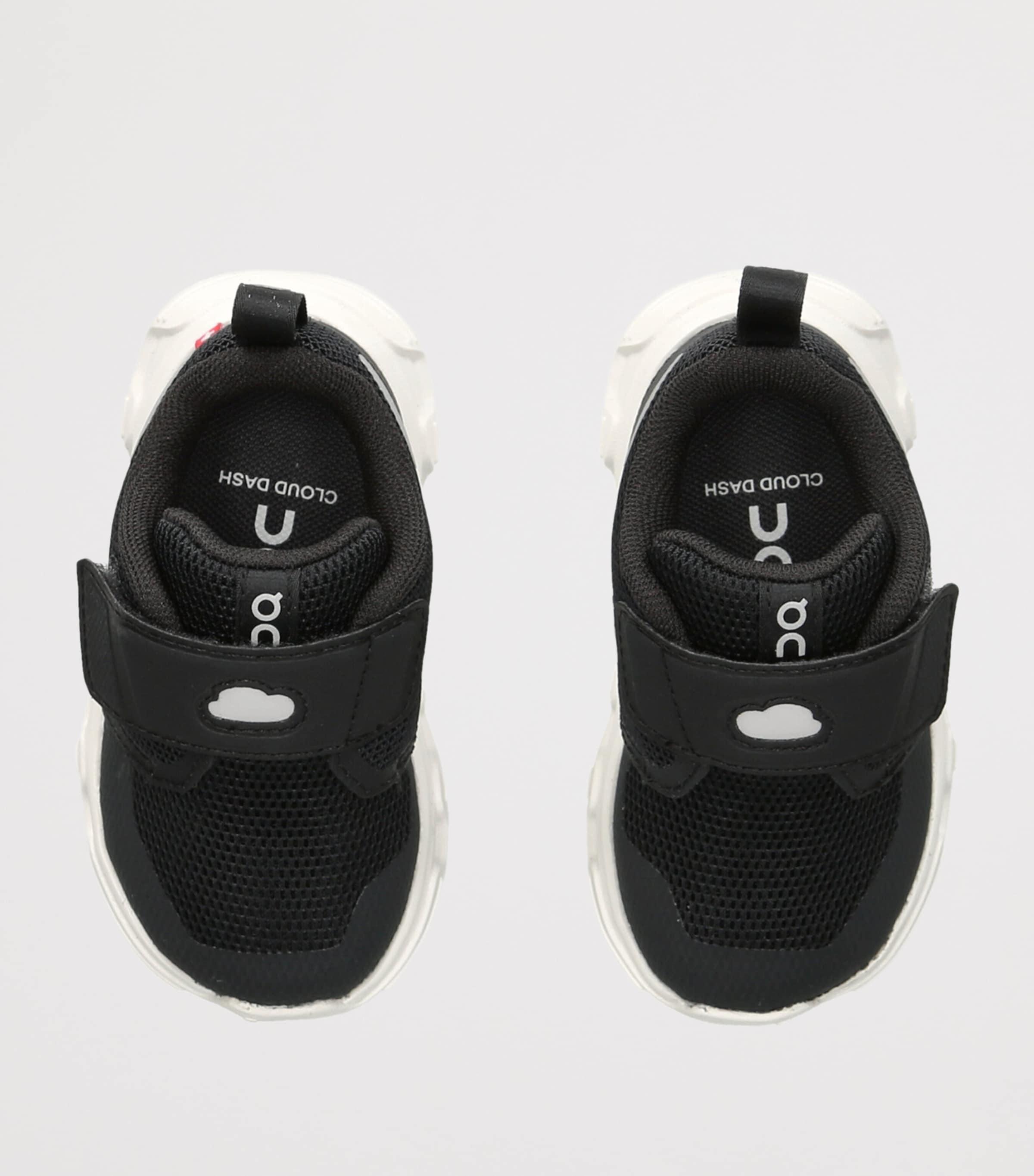 ON Running Cloud Dash Trainers Blk/white Image 3