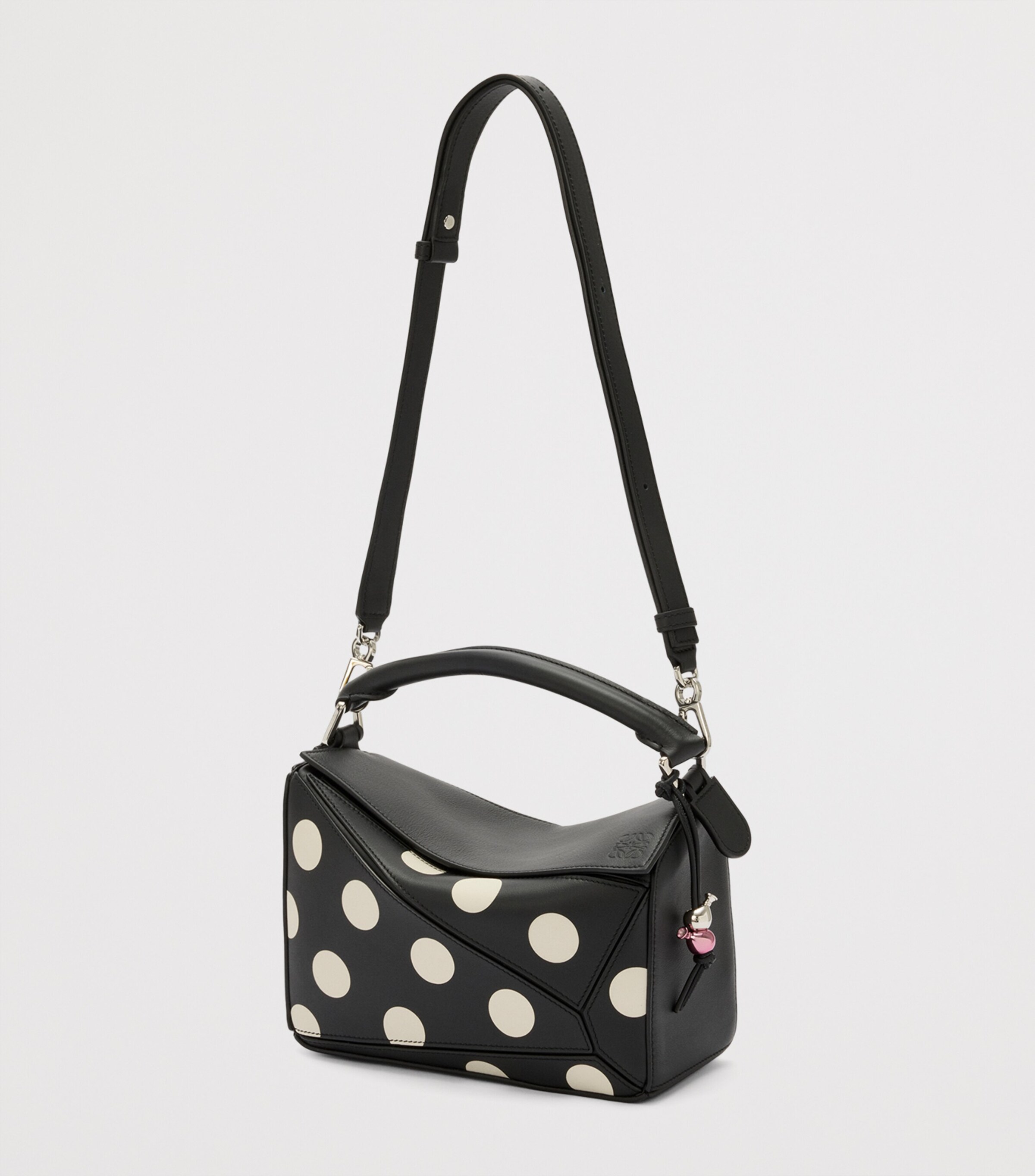 LOEWE 新作パズルバッグ Polka Re-edition ドット LOEWE 新作パズルバッグ Polka Re-edition ドット (LOEWE