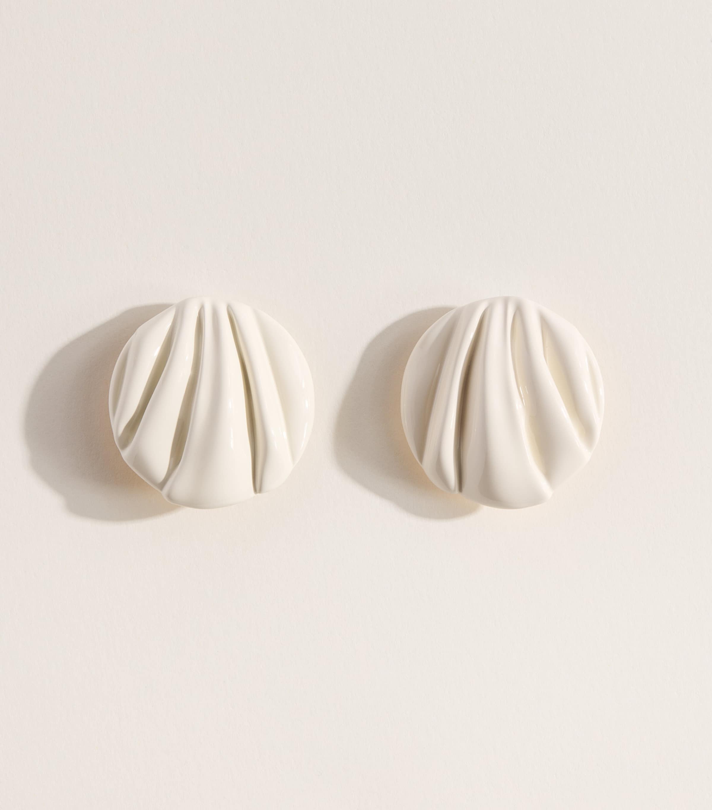 Chloé Pleats Clip-on Earrings In White