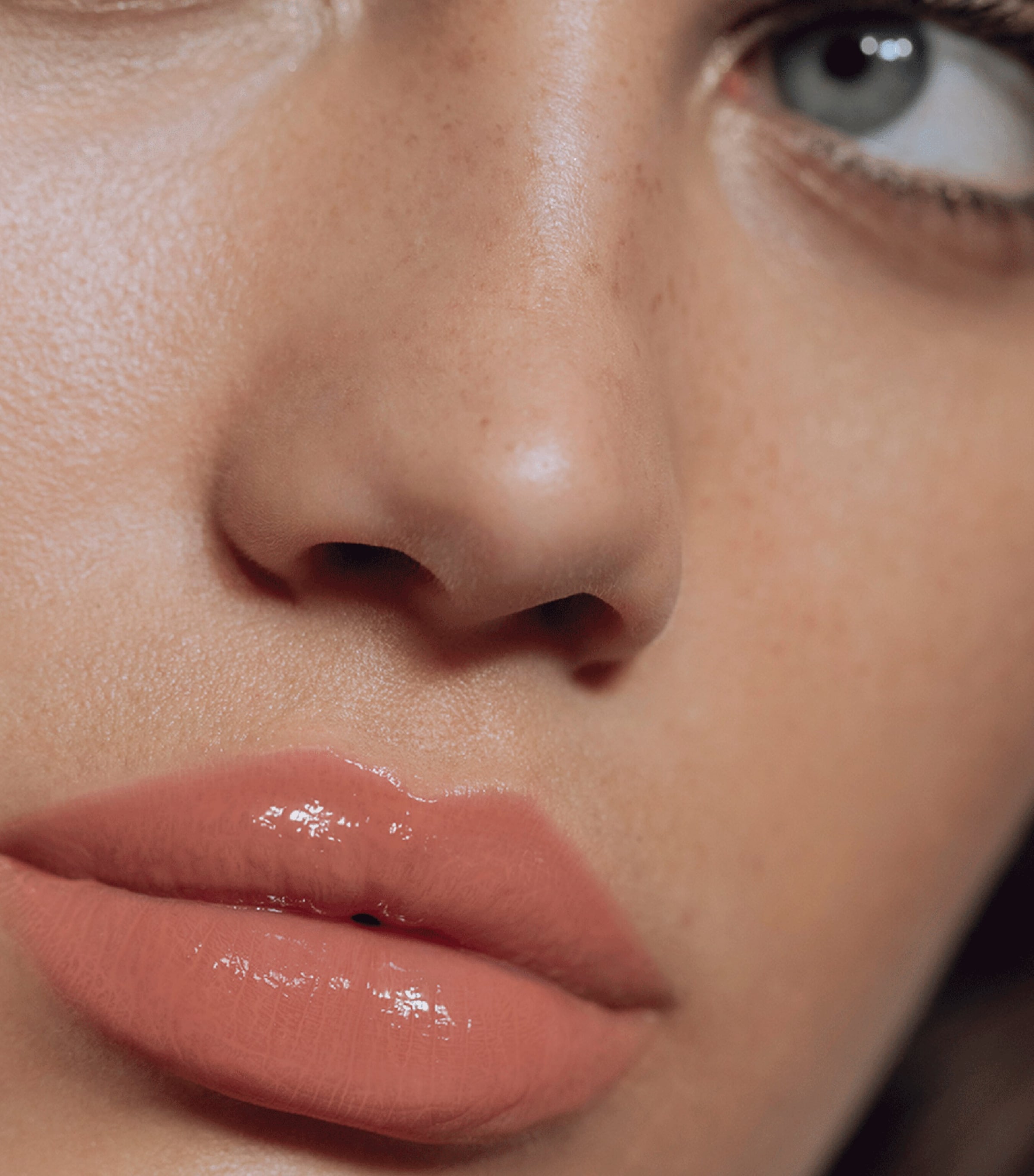 Victoria Beckham Beauty Posh Lip Gloss Picante Image 3