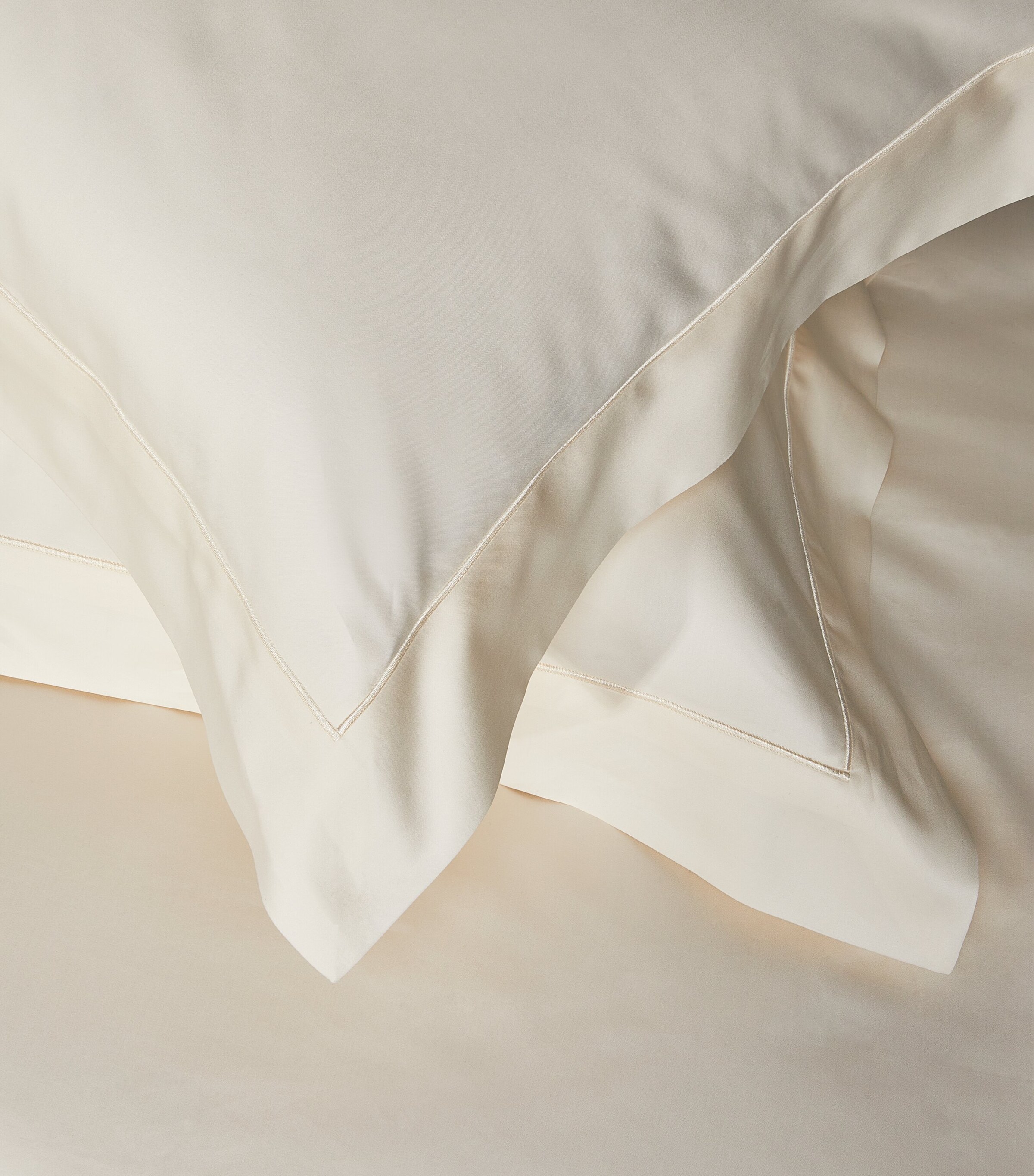 Celso De Lemos Bourdon Oxford Pillowcase (50cm x 75cm) Naturel Image 5