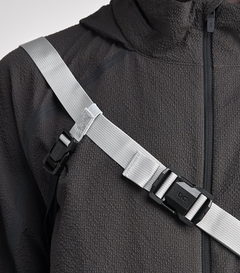 On Sling Pack Cross-Body Bag Glacier | Black Image 4