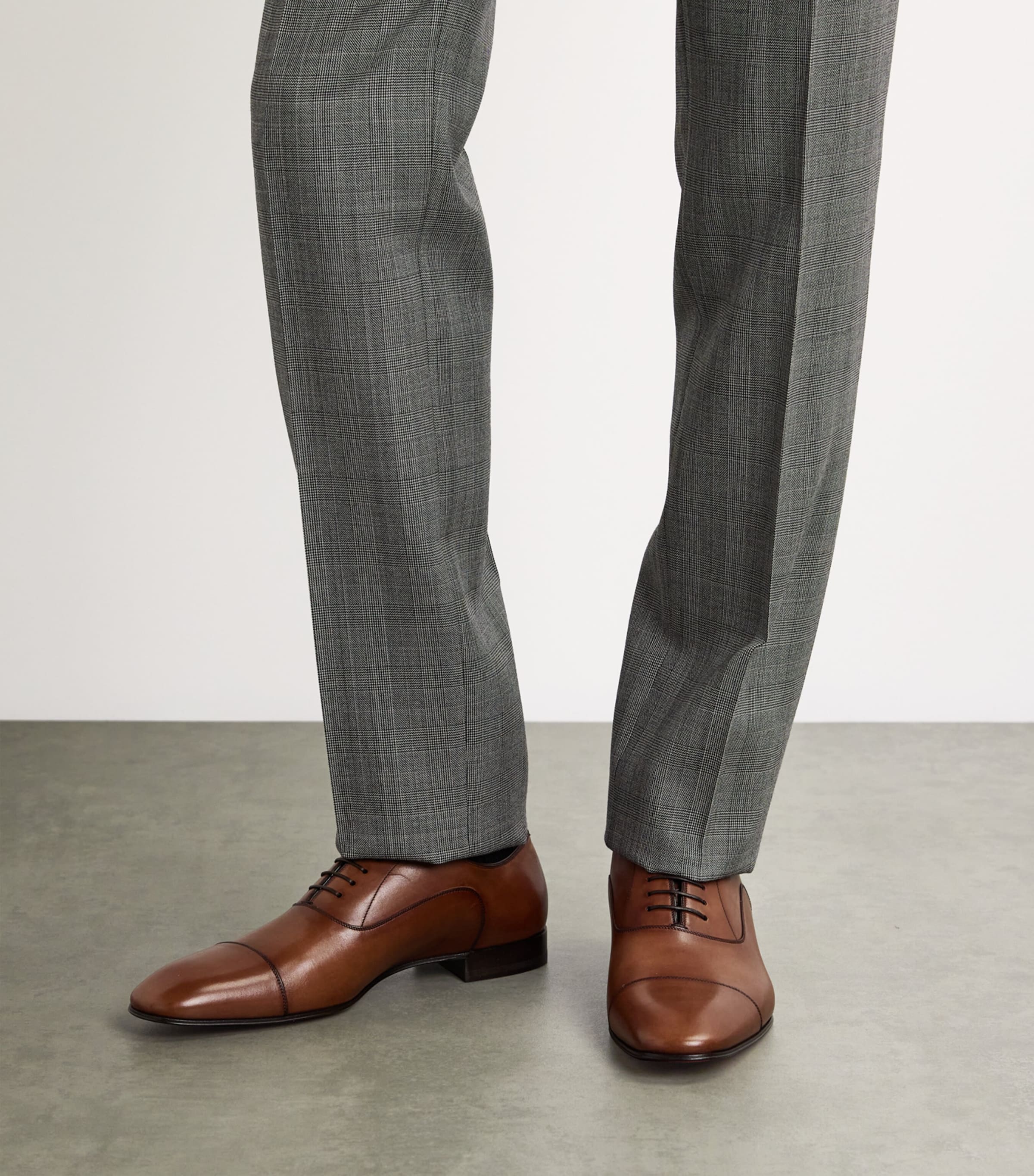 Greggo Oxford Shoes BWI3 Image 2