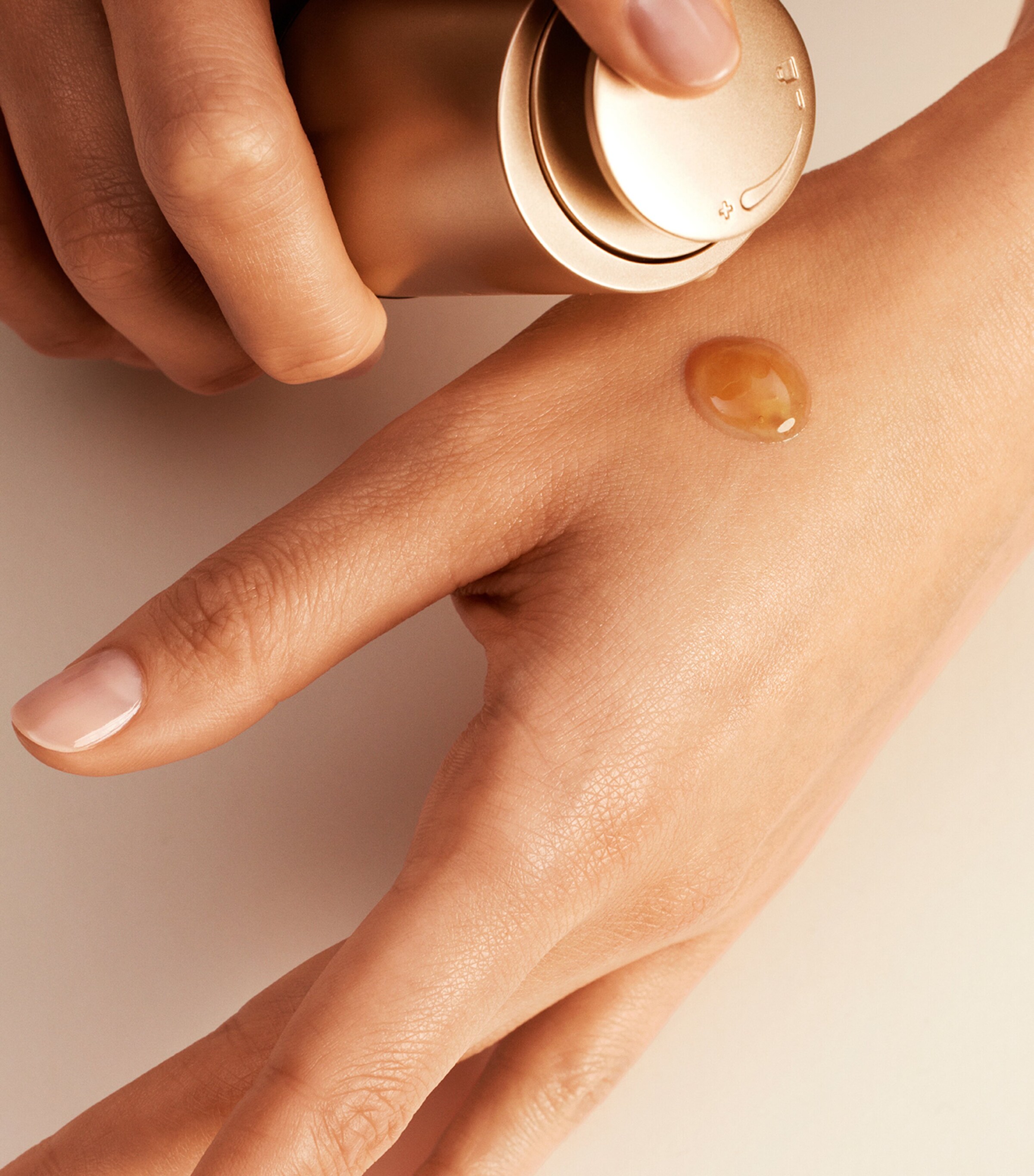 Double Serum Light Texture (30ml) NO COLOUR Image 3