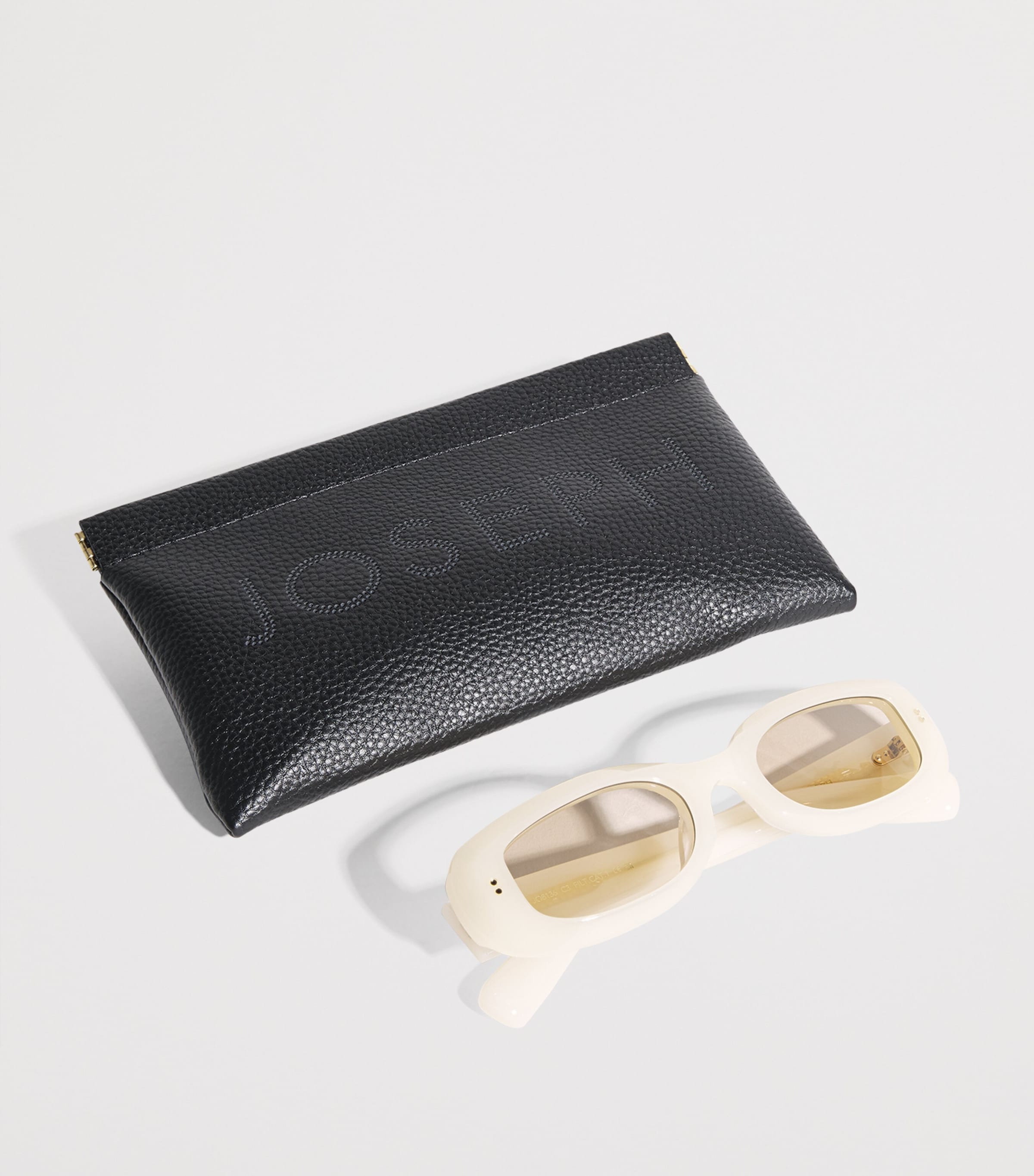 Oval Bahia Sunglasses POWDER Image 4