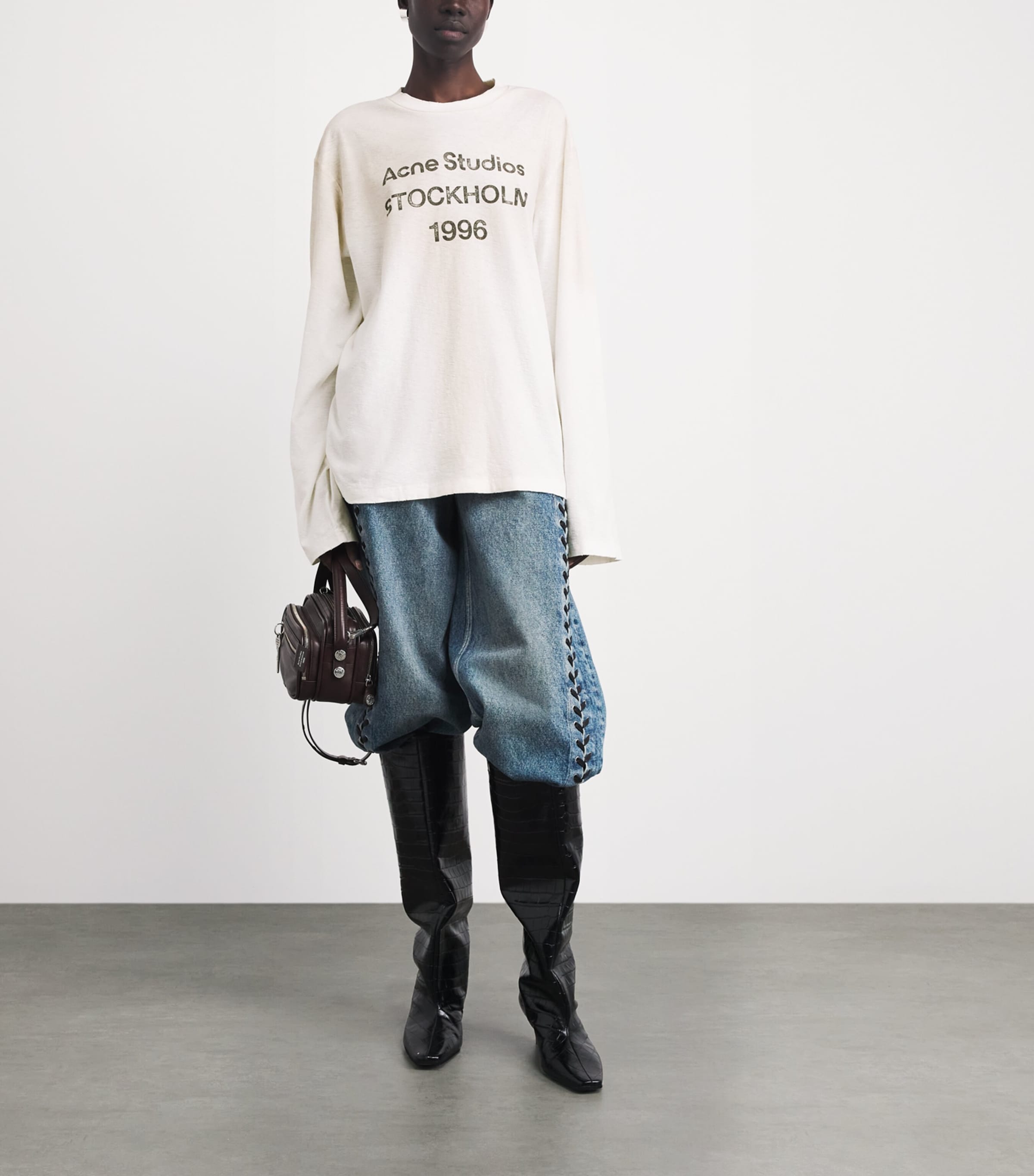 Acne Studios Womens Cotton-Blend Logo Relaxed T-Shirt Dusty White Image 2