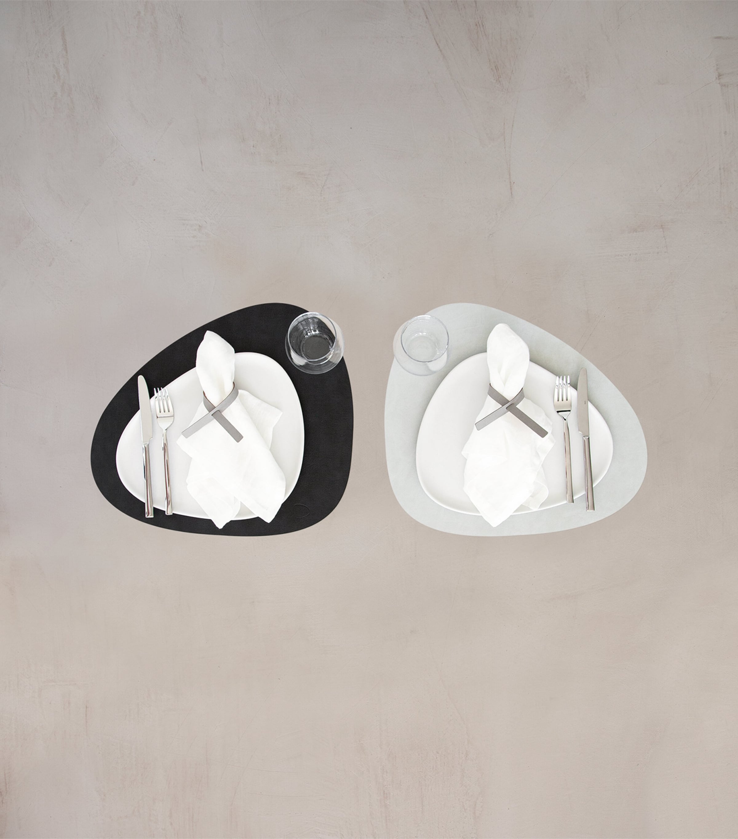 Set of 4 Double Cloud Placemats (37cm x 44cm) BLACK/METALLIC Image 2