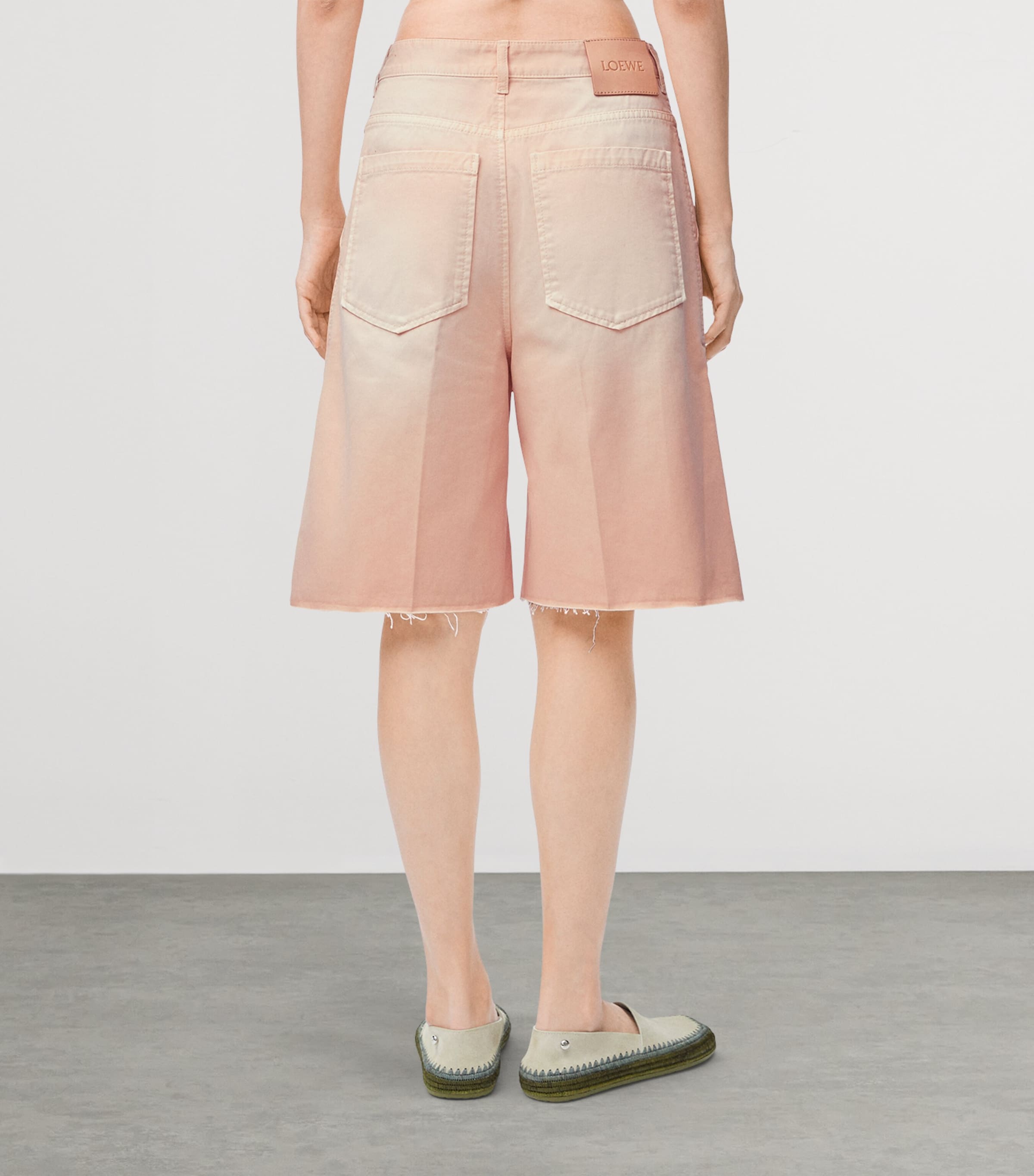 【LOEWE】 Paula's Ibiza Anagram Bermuda shorts Paula's Ibiza Anagram cotton twill Bermuda shorts in blue