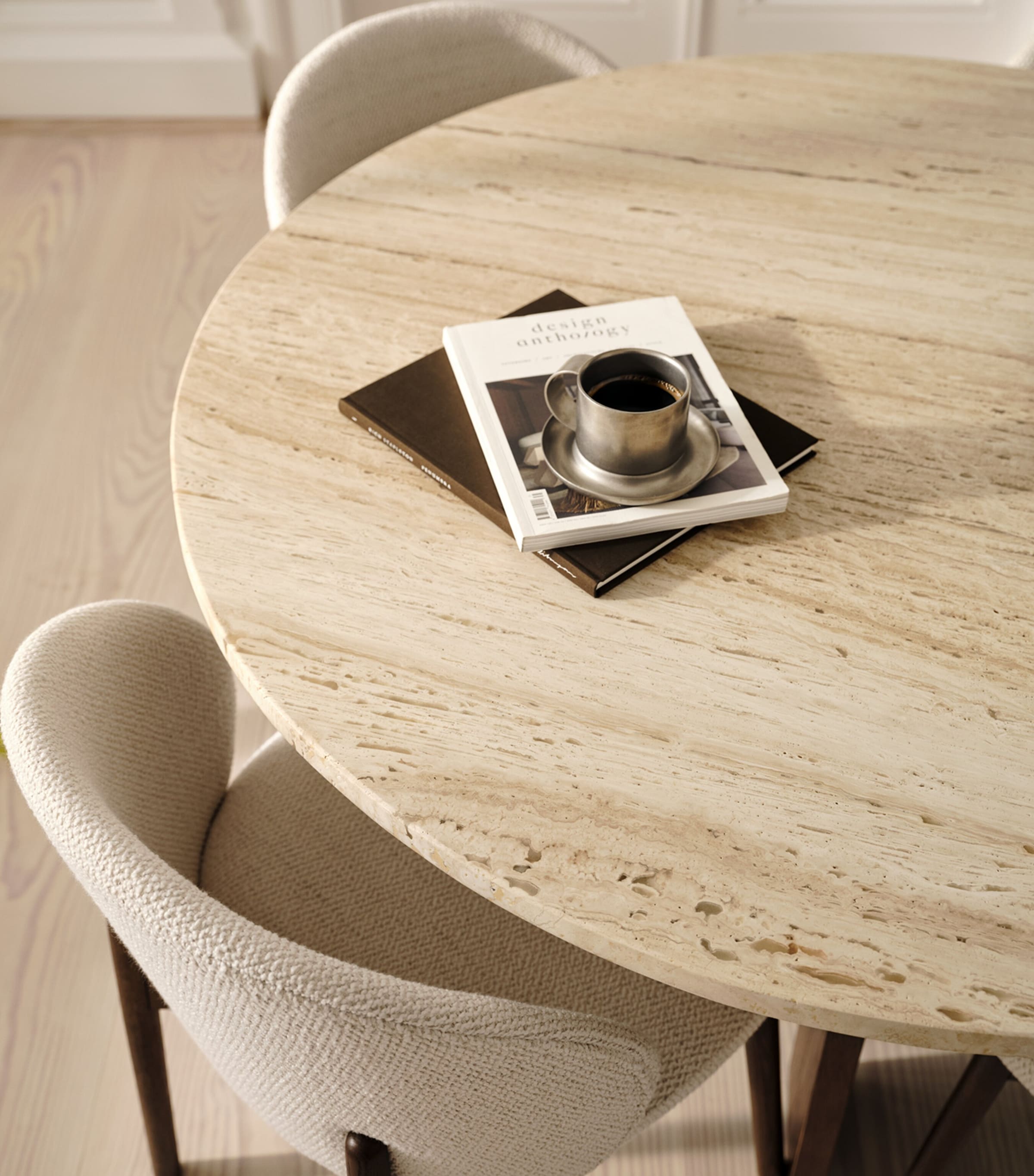 BoConcept Travertine Axo Round Dining Table Travertine/drk Oak Image 4