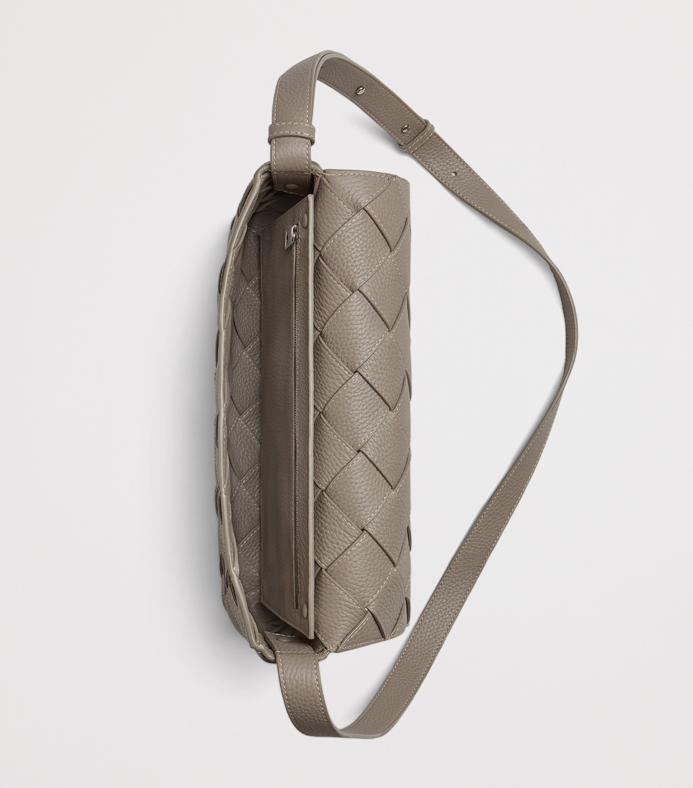 【BOTTEGA VENETA】超特価セール★DIAGO レザークロスボディ Bottega Veneta Black Diago Bag - Shoulder Bags - Compare