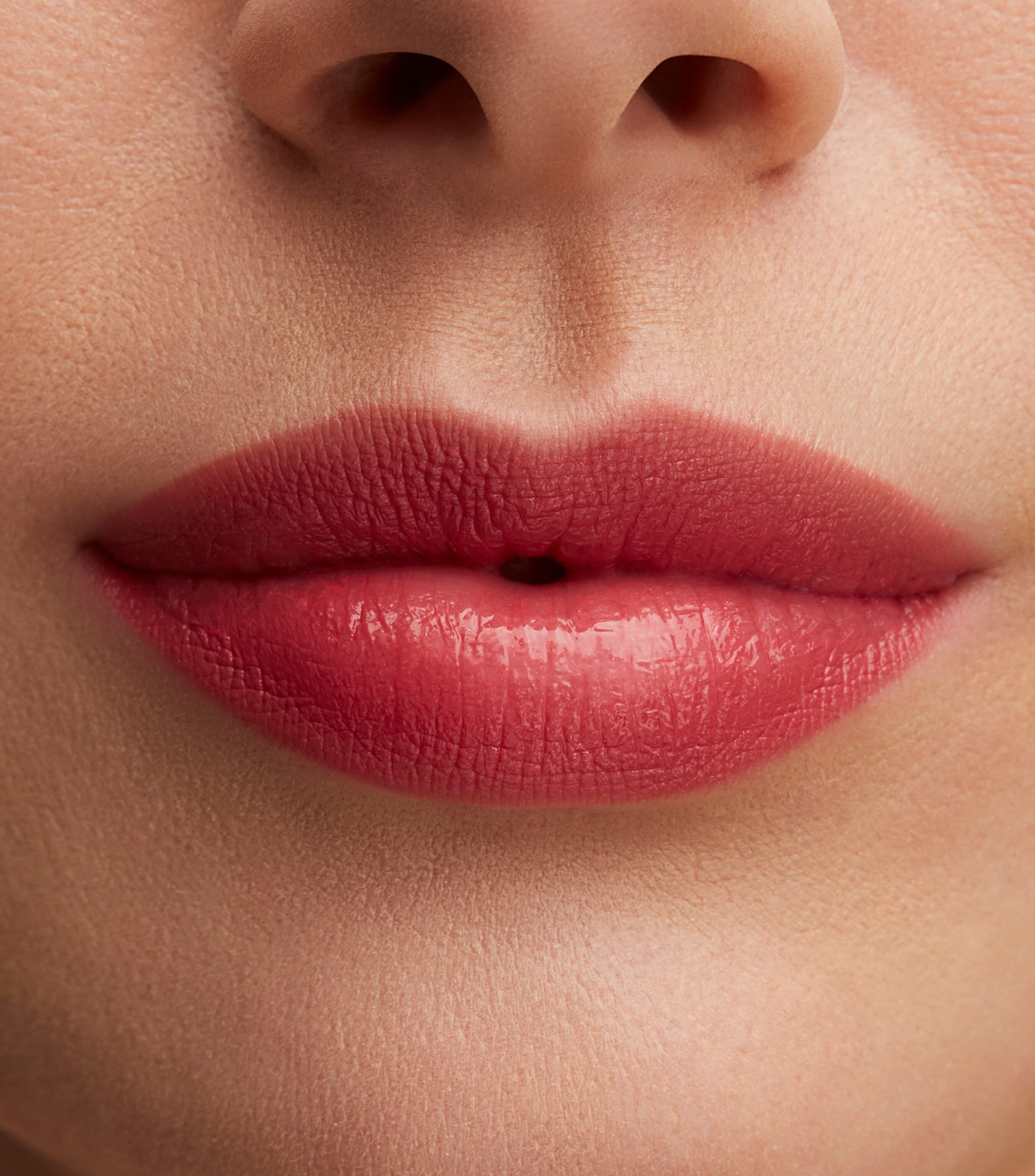 Lustreglass Sheer-Shine Lipstick PIGMNT OF YOUR IMAG Image 4