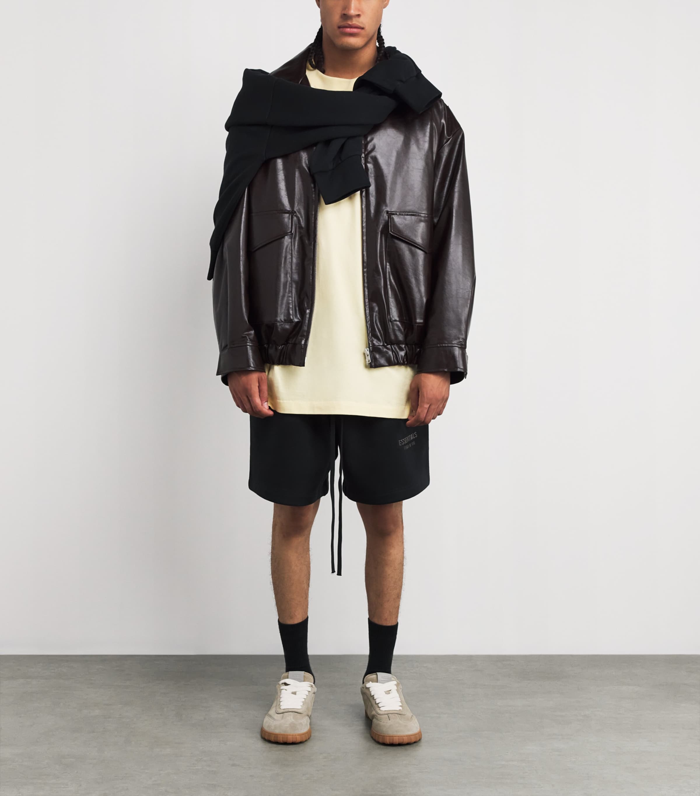 FEAR OF GOD ESSENTIALS Mens Cotton-Blend Logo Sweatshorts Jet Black Image 2