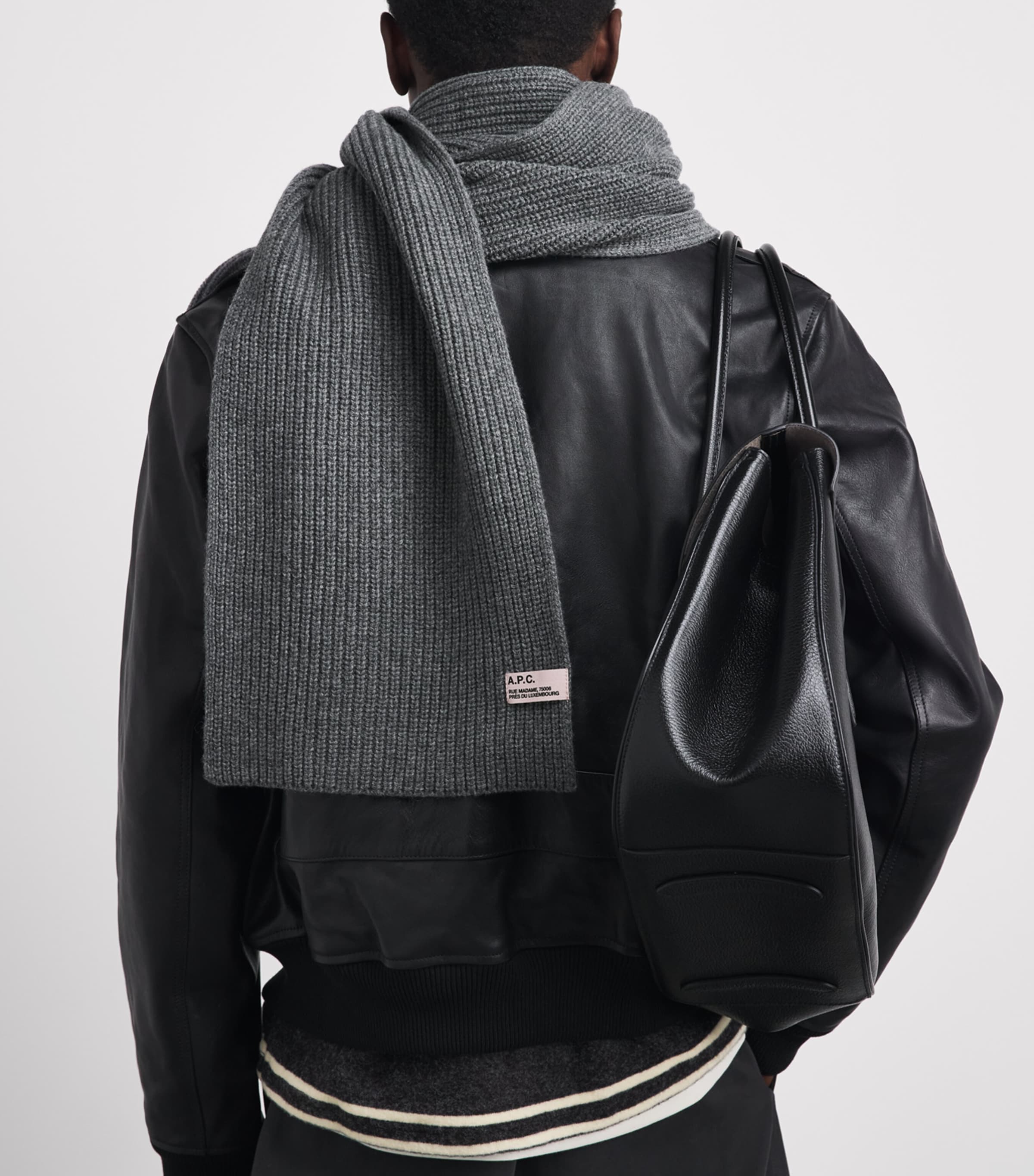 A.P.C. Wool-Cashmere Sasha Scarf Lad Anthracite Image 3