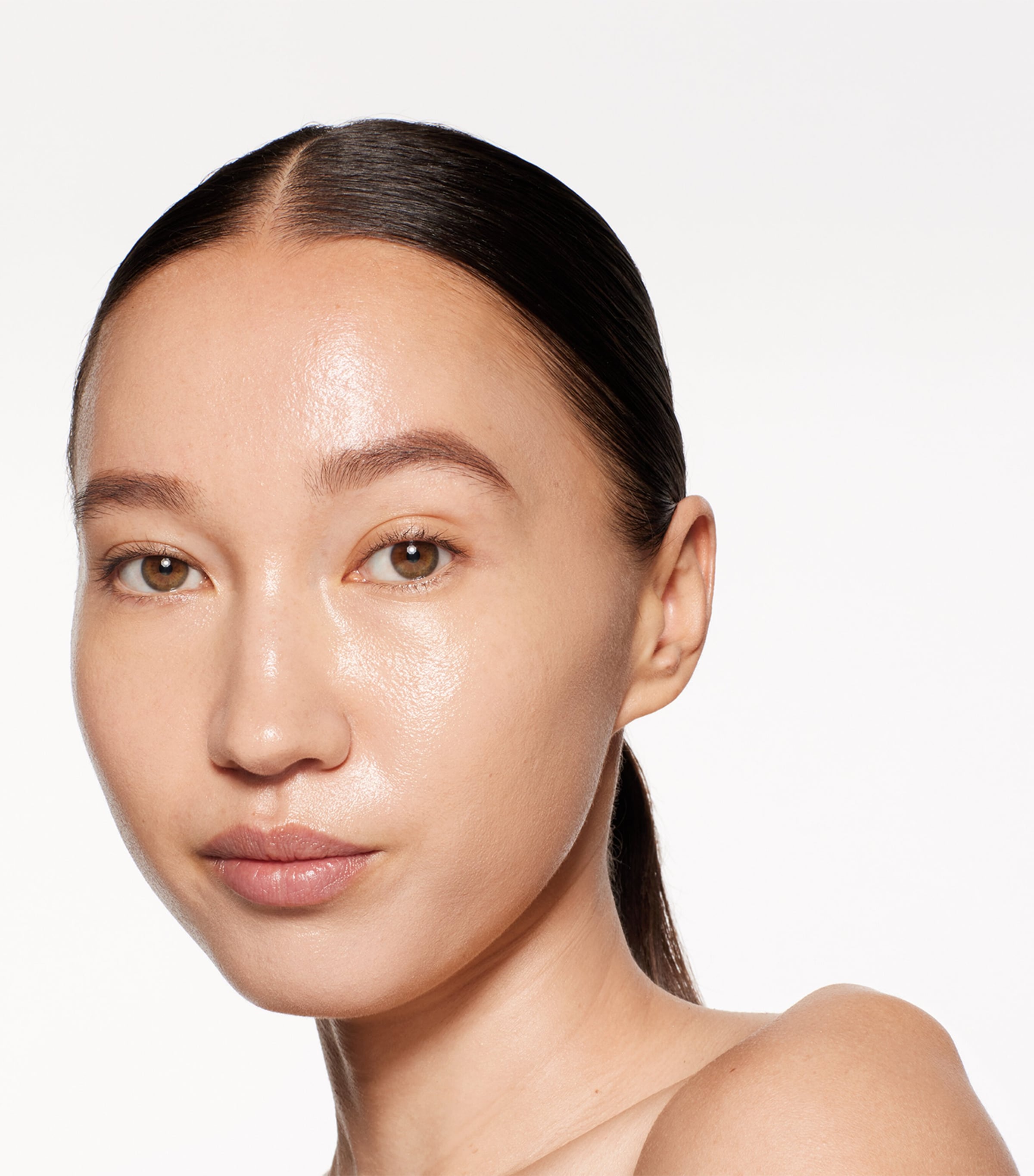 Revitalessence Skin Glow Foundation SPF 30 310 SILK Image 3