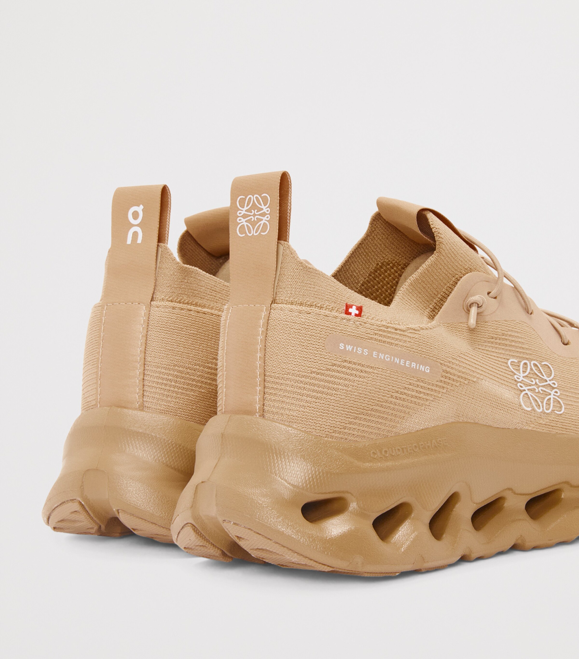 靴 LOEWE 37cm LOEWE x ON Cloudtilt Sneakers | Harrods UK