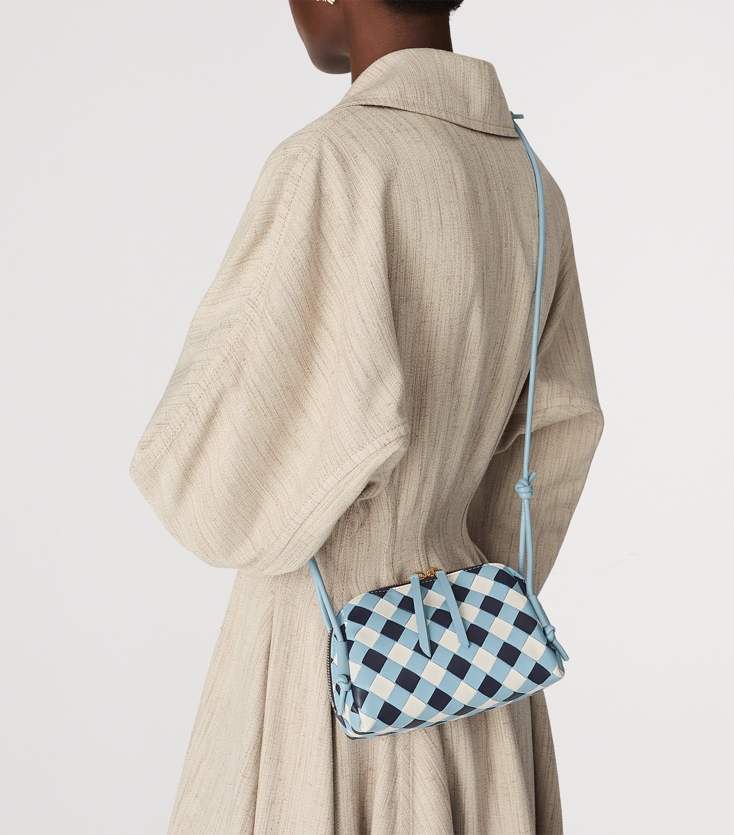 【大人気】BOTTEGA VENETA◆Concert ナッパレザー ポーチ バッグ VERY掲載】BOTTEGA VENETA◇レザー コンサート ポーチバッグ