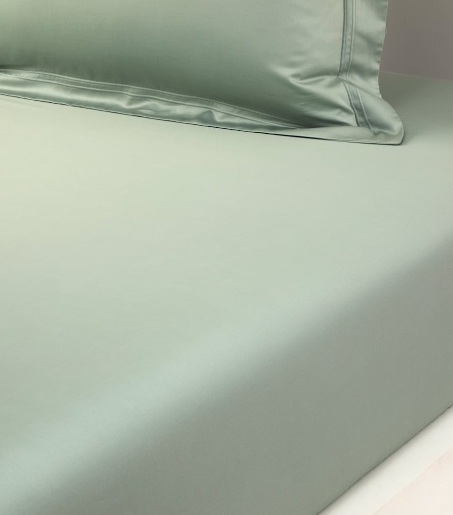 Triomphe Double Fitted Sheet (135cm x 190cm) VERONESE Image 2