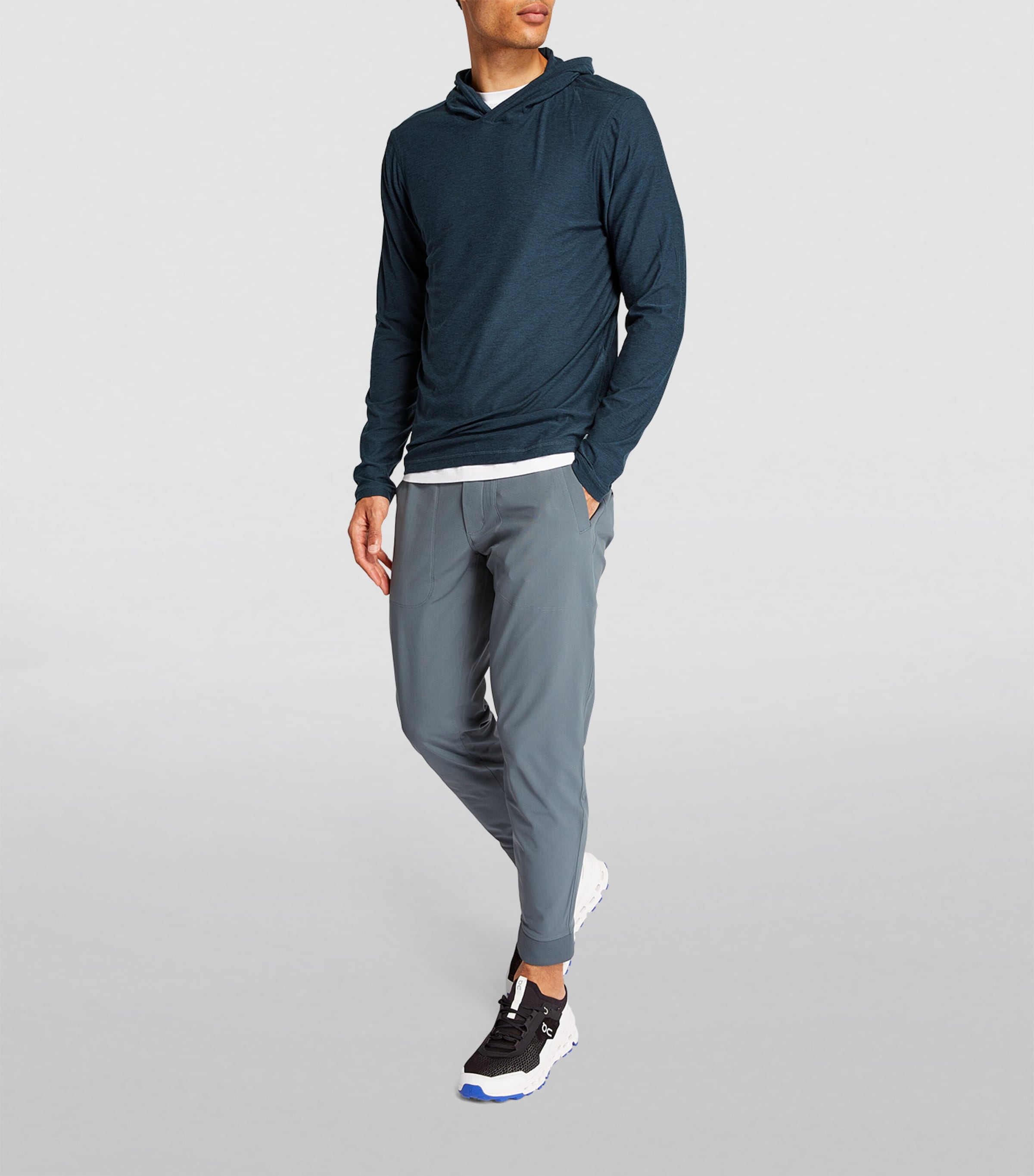 VUORI Mens Strato Tech Hoodie Hnv/navy Heather Image 5