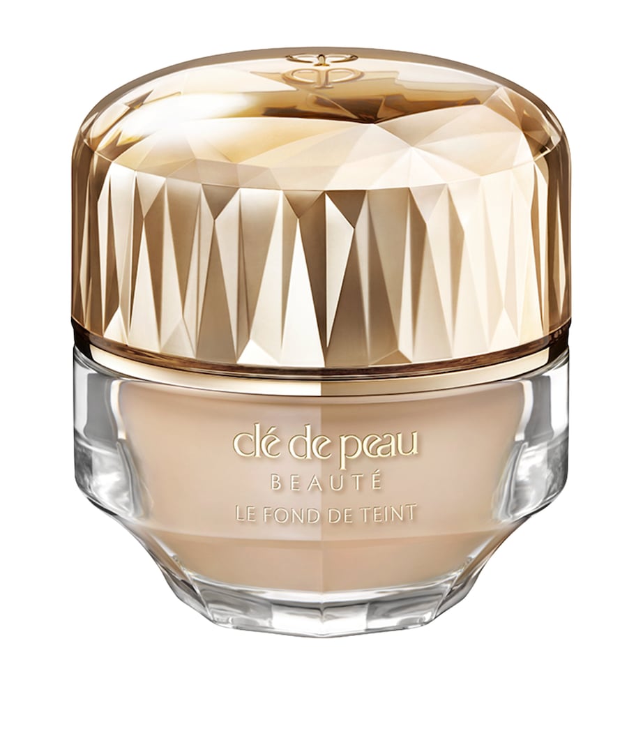 Clé de Peau Beauté The Foundation Image 1