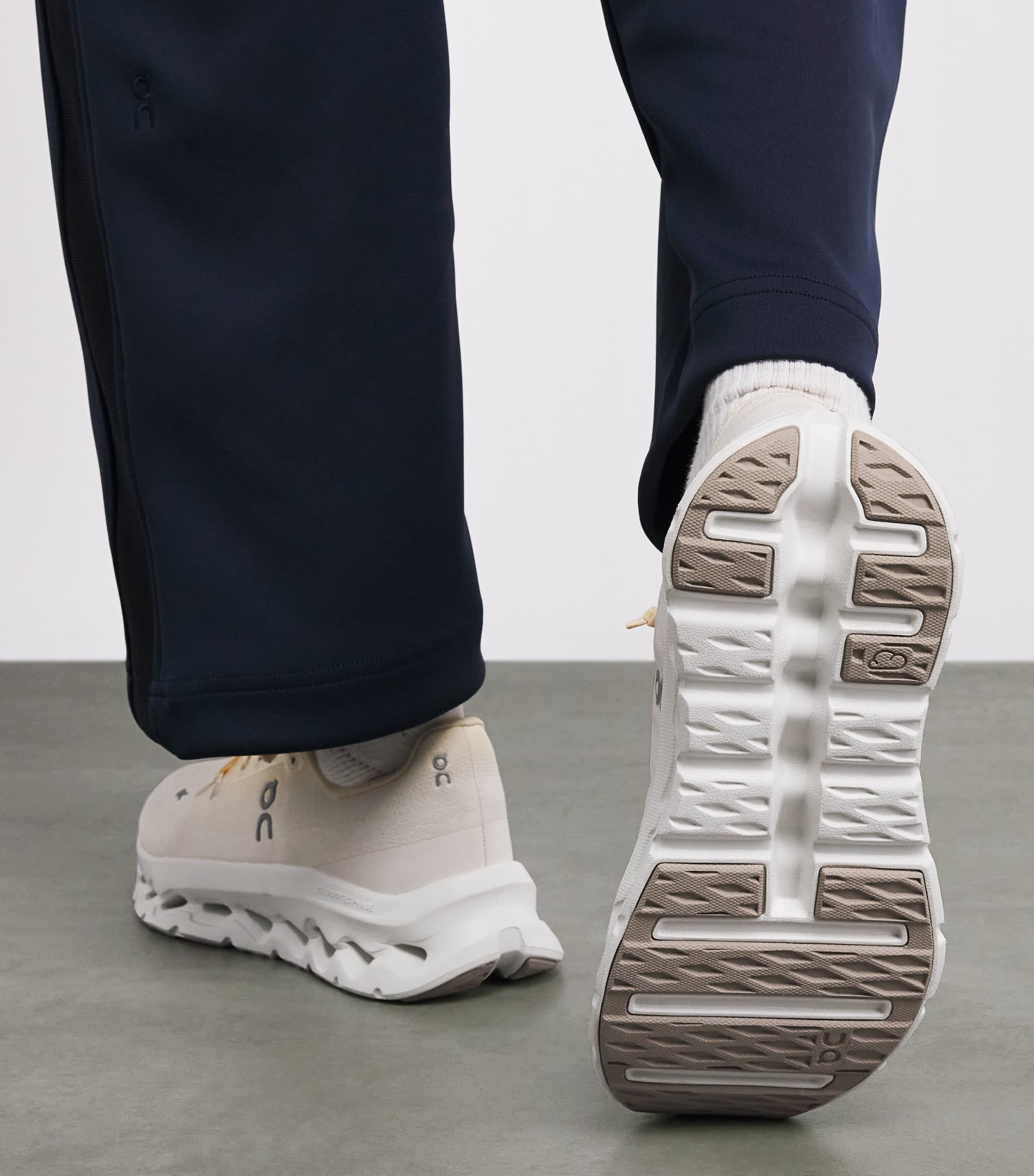 On Womens Cloudtilt Trainers Blonde Dew Image 2