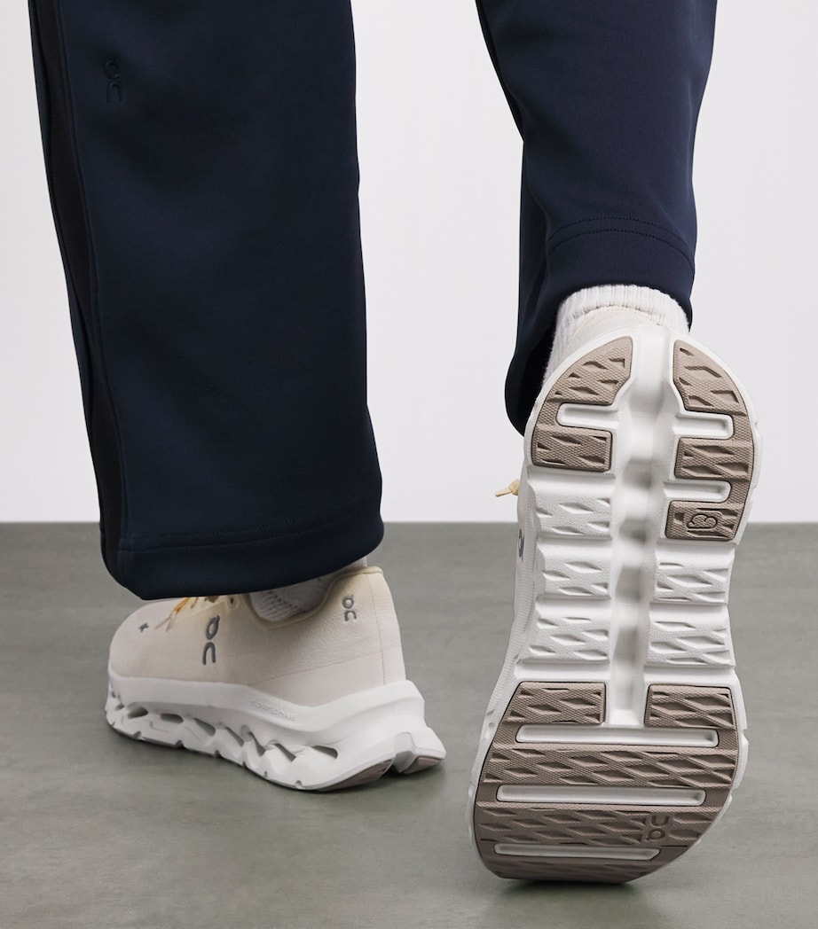On Womens Cloudtilt Trainers Blonde Dew Image 2