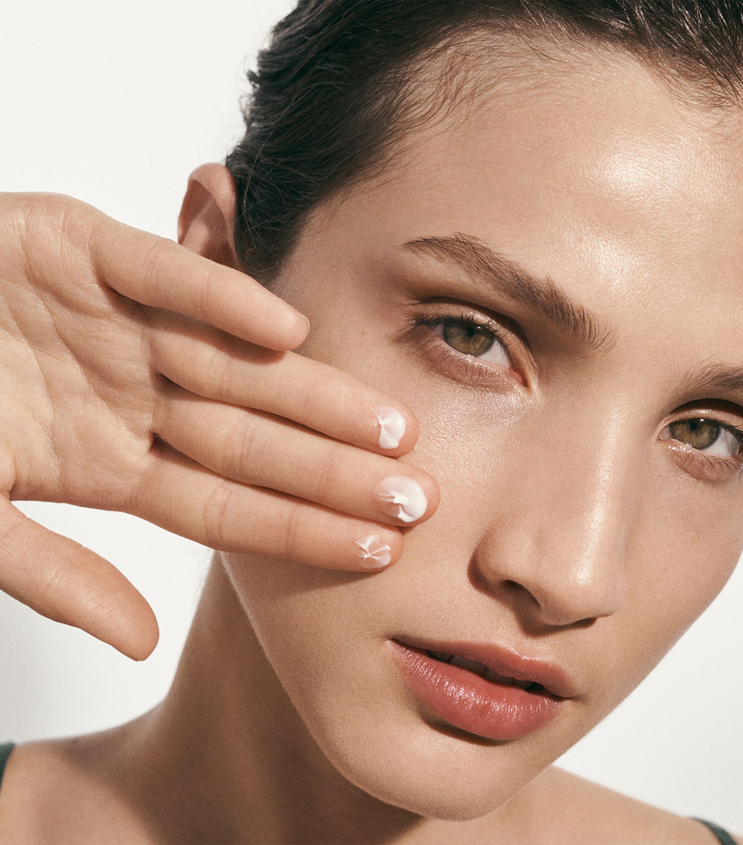 The Moisturizing Soft Cream Gift Set (Worth £390) NO COLOUR Image 7