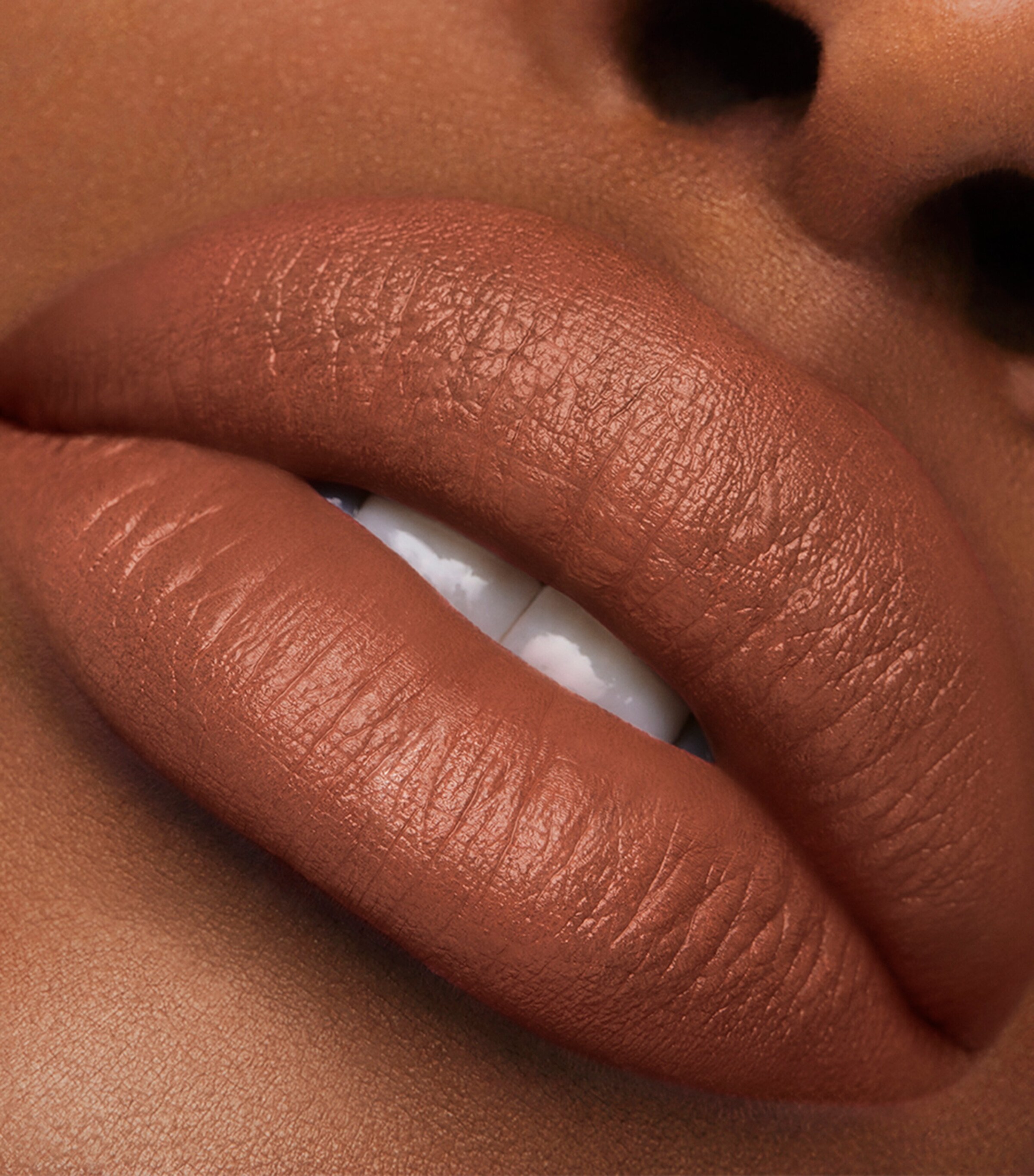 Pure Color Crème Lipstick COVETABLE Image 3