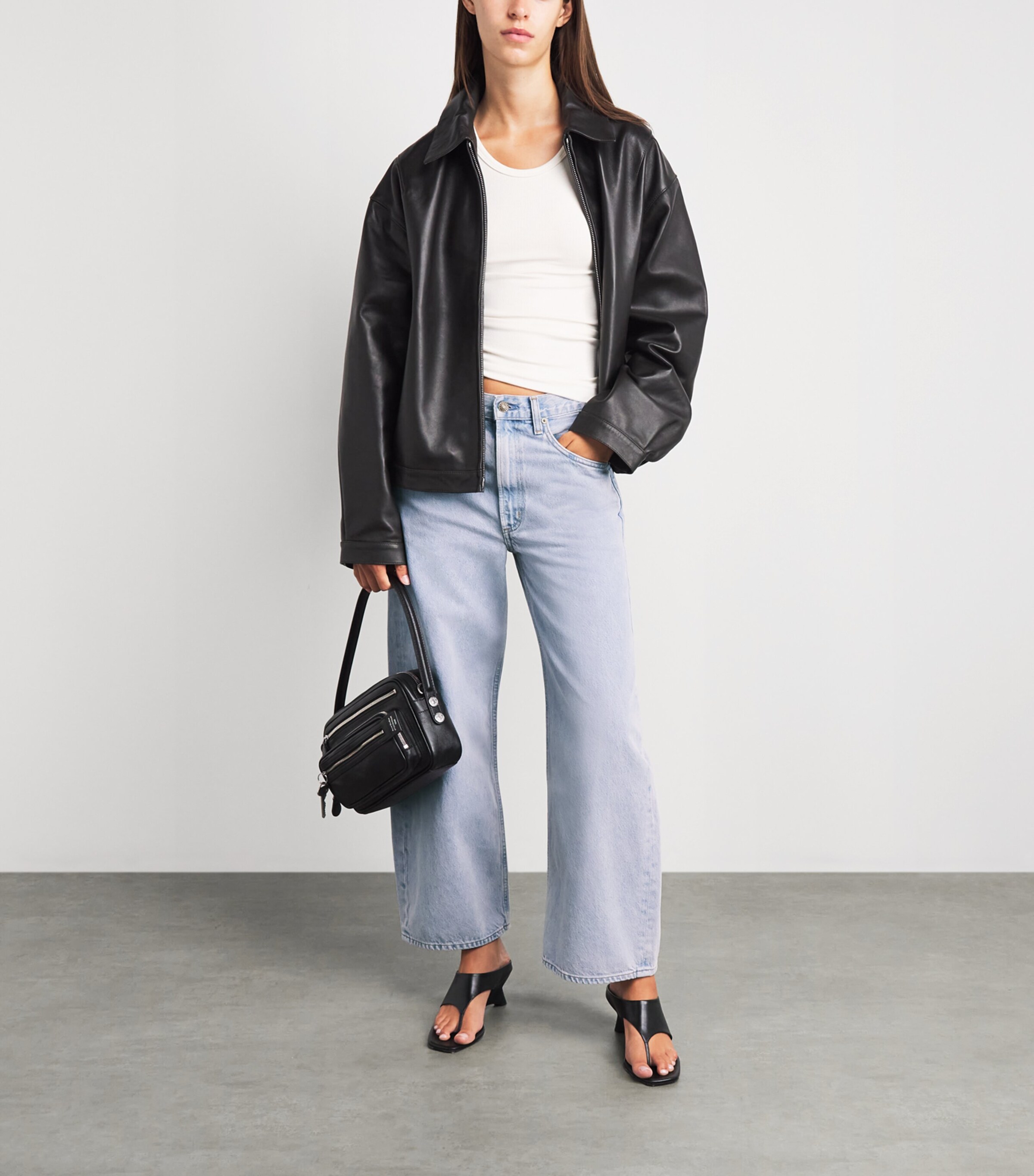 AGOLDE Womens Low Curve Cropped Jeans Aura Image 2