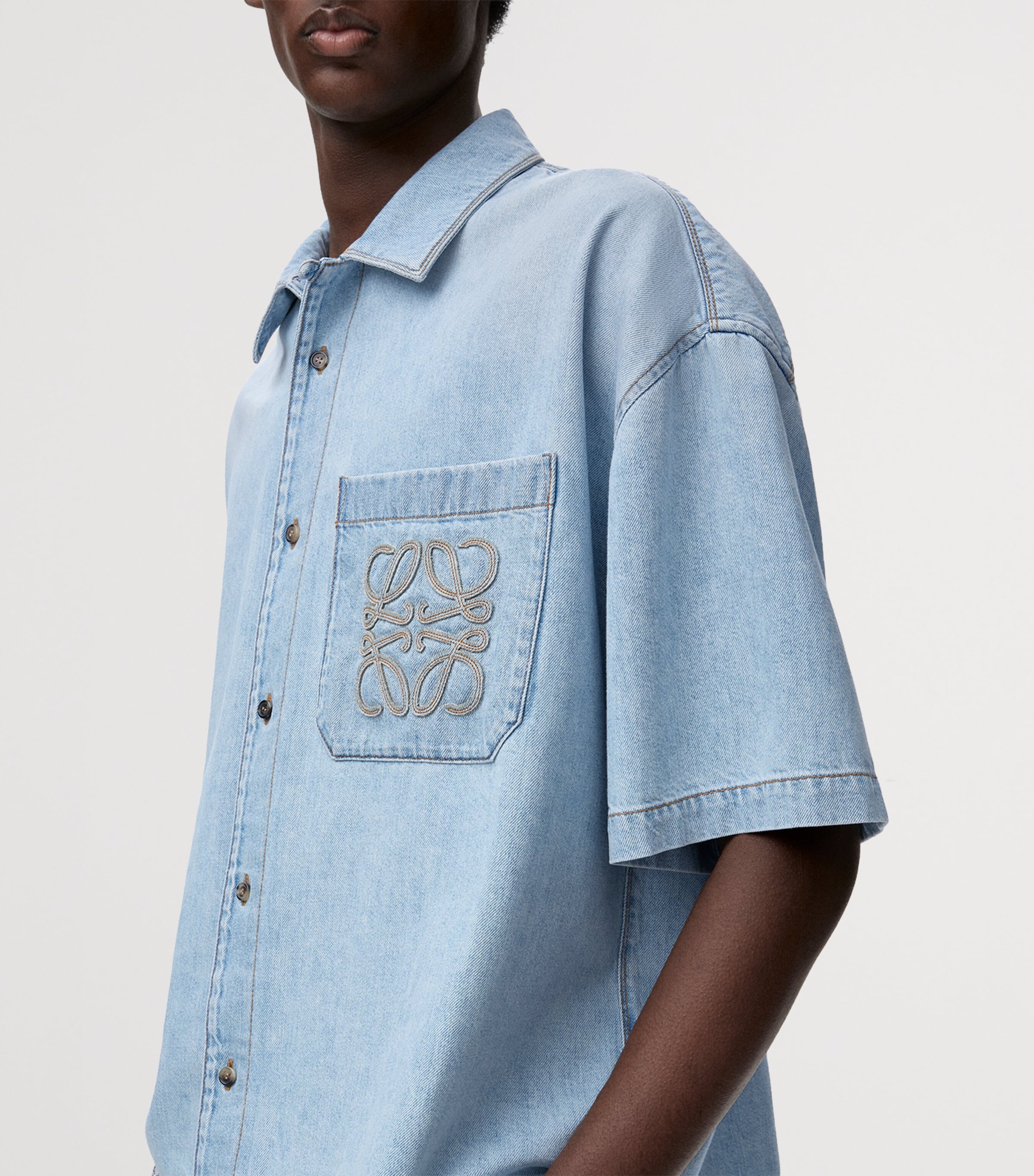 LOEWE Mens x Paula's Ibiza Denim Anagram Short-Sleeve Shirt Washed Blue Image 5