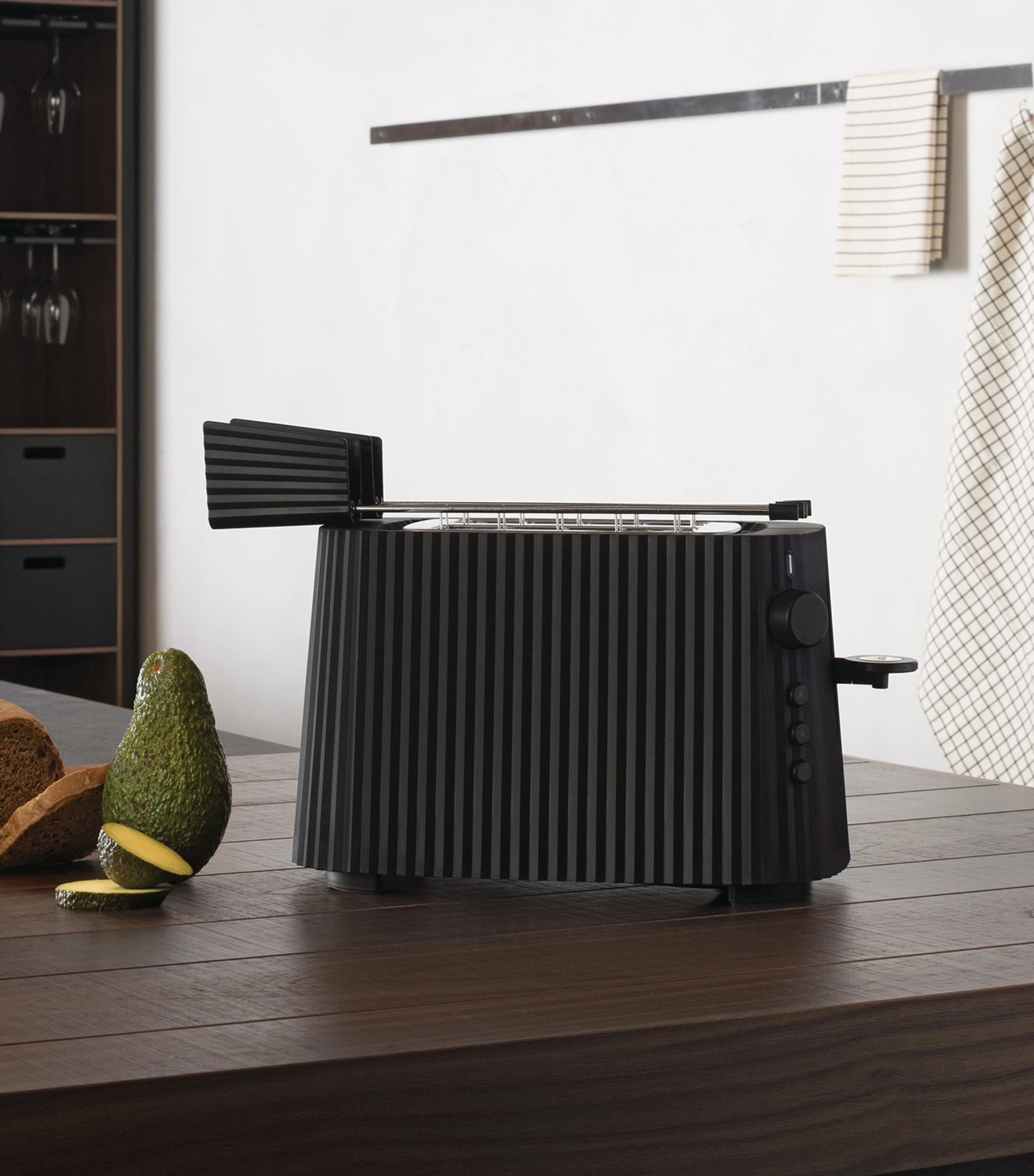 Plissé 2-Slice Toaster BLACK Image 2