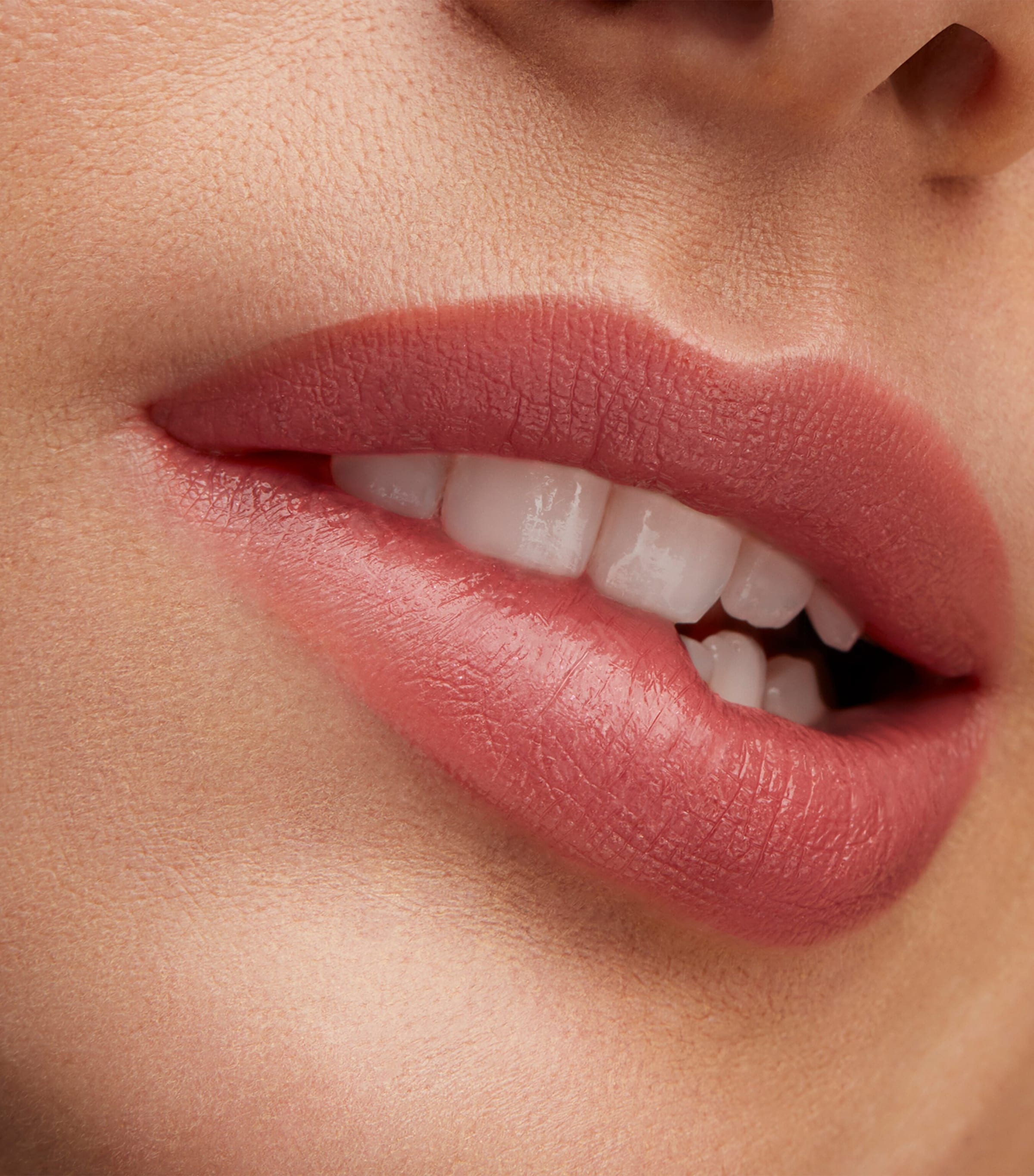 Lustreglass Sheer-Shine Lipstick SYRUP Image 4
