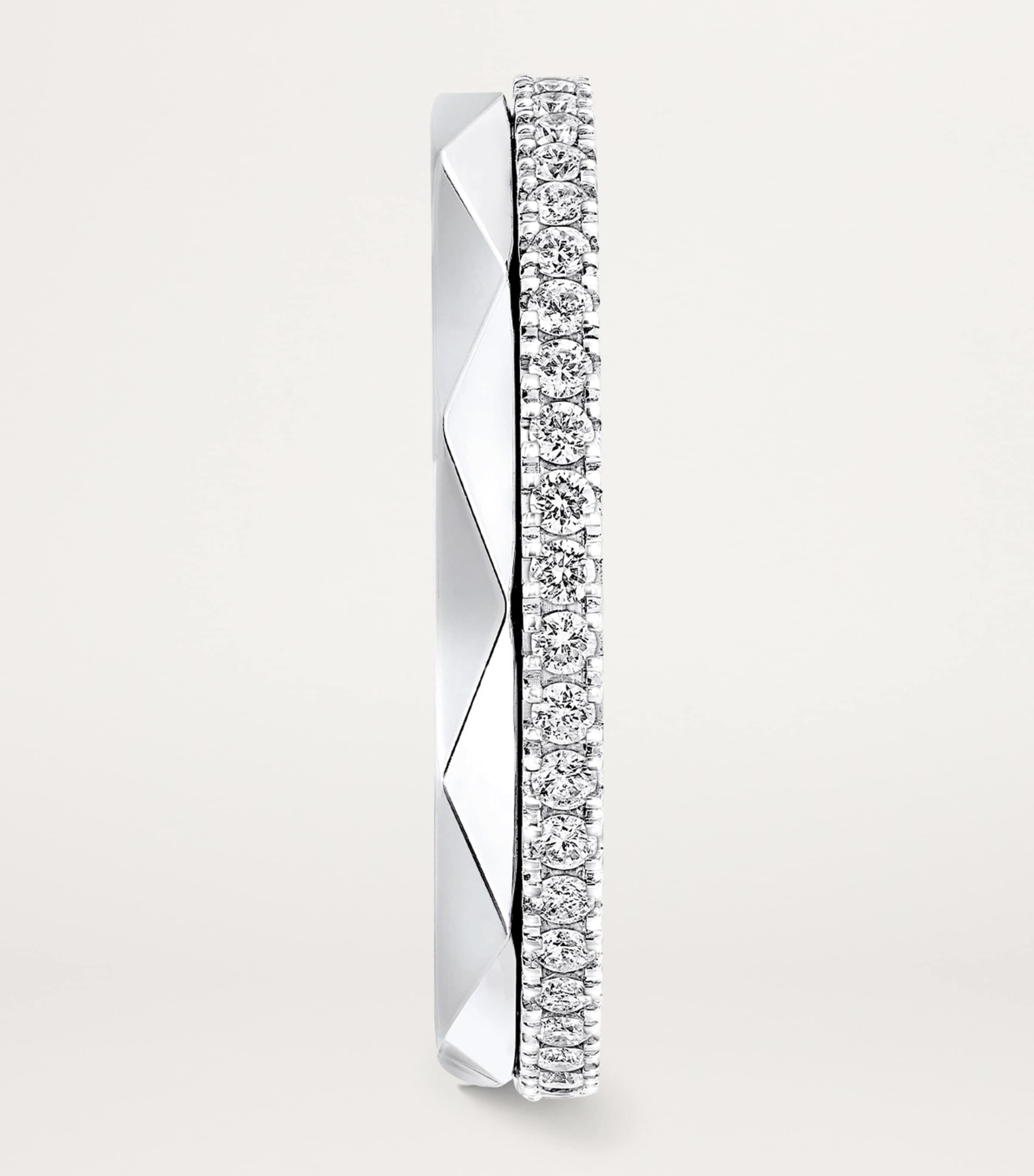 Yellow Gold and Diamond Laurence Graff Signature Ring GOLD Image 4