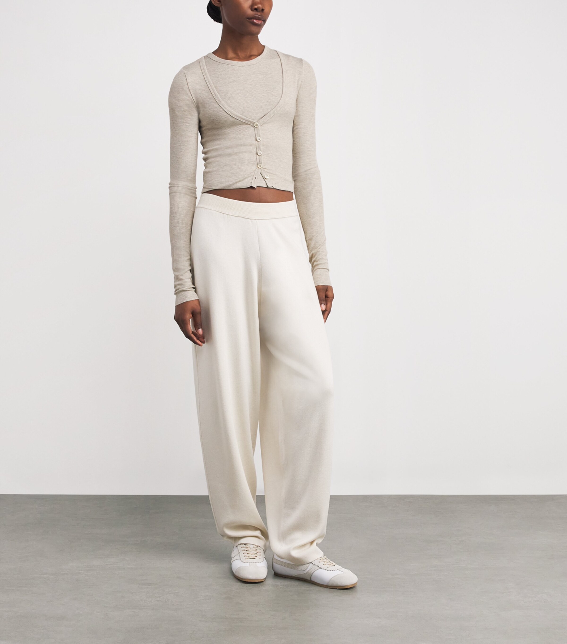 ÉTERNE Womens Ribbed Cropped V-Neck Cardigan Hoat Heather Oatmeal Image 2