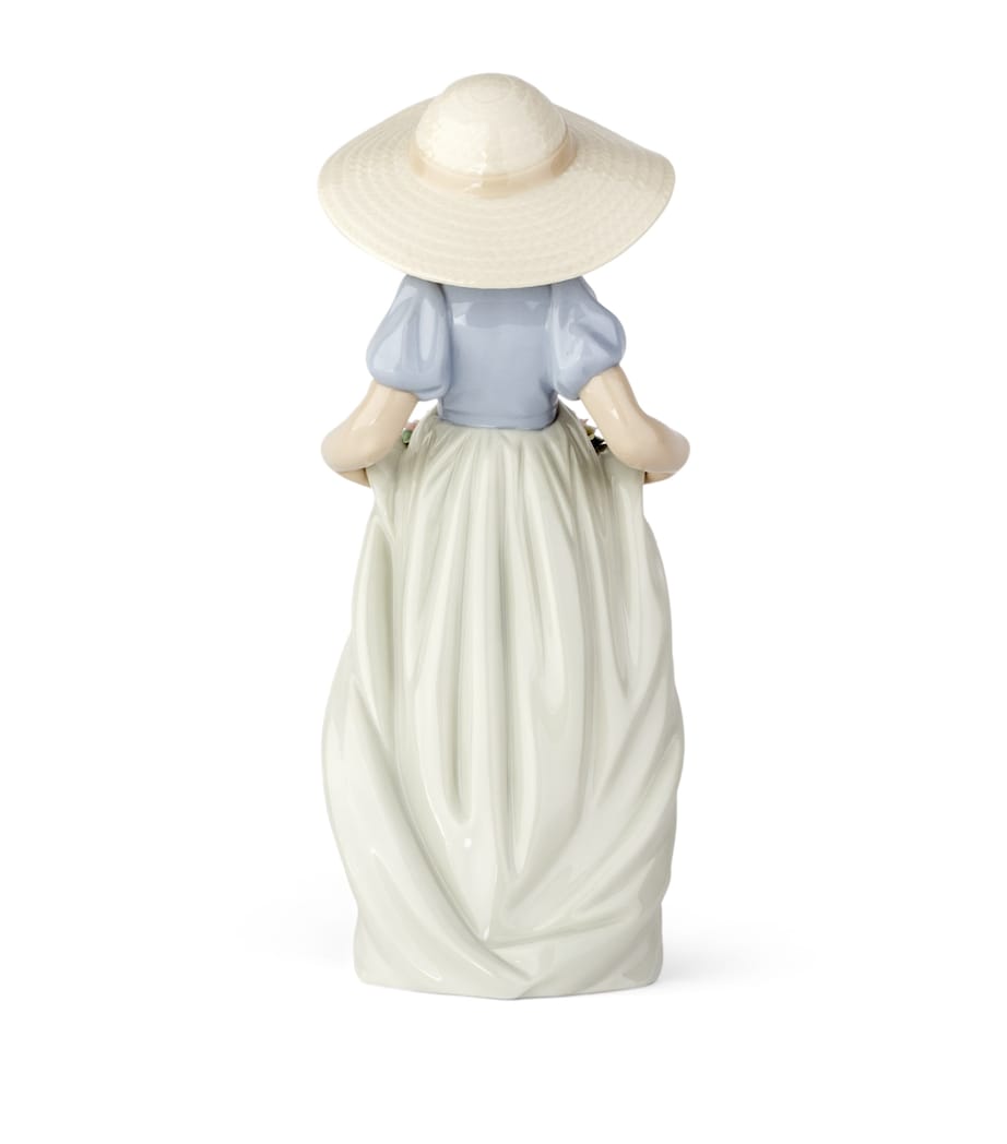 Lladró Bountiful Blossoms Figurine Image 3