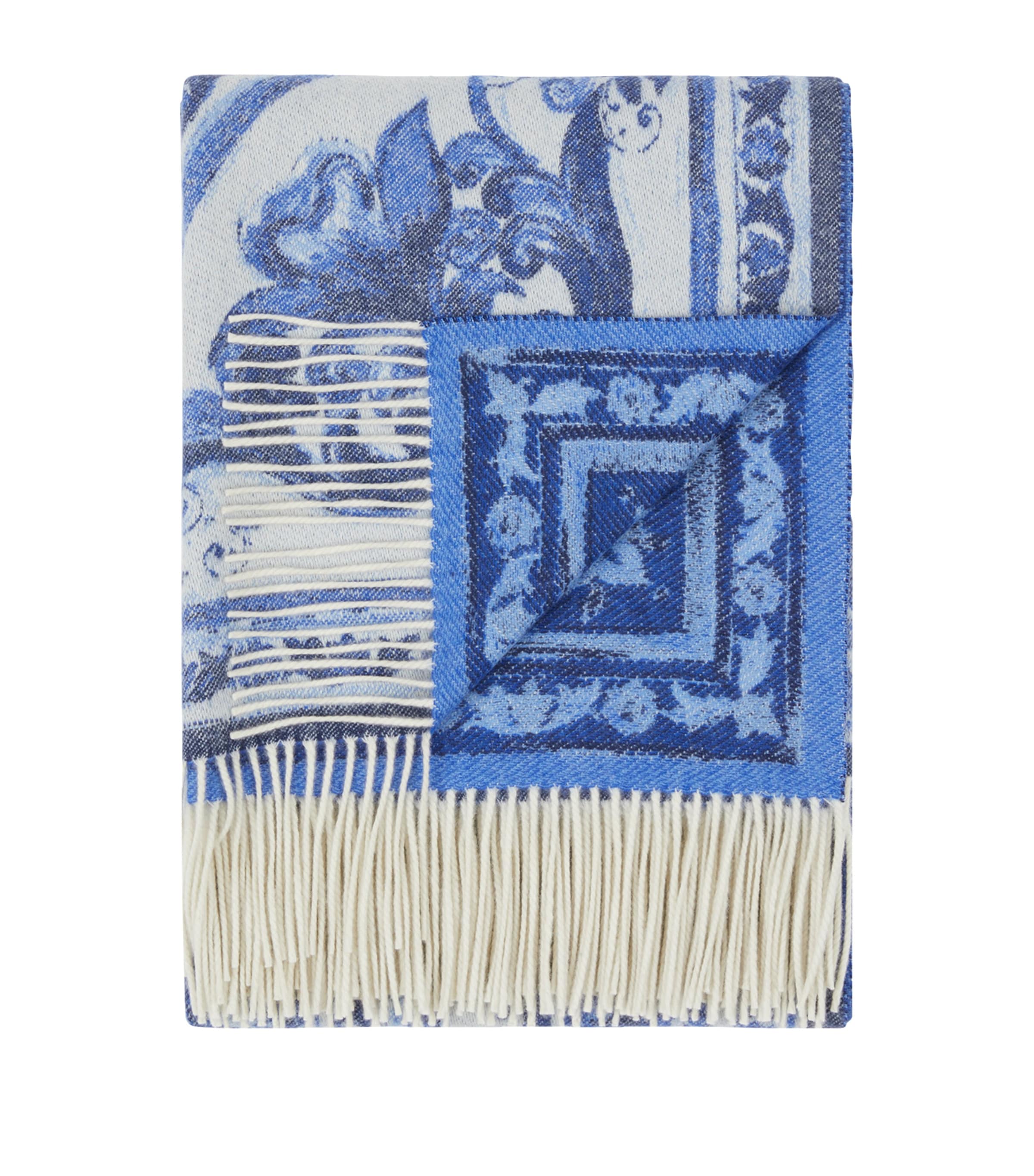 Cashmere Blu Mediterraneo Throw (140cm x 180cm) UB001 BLU MEDITERRAN Image 2