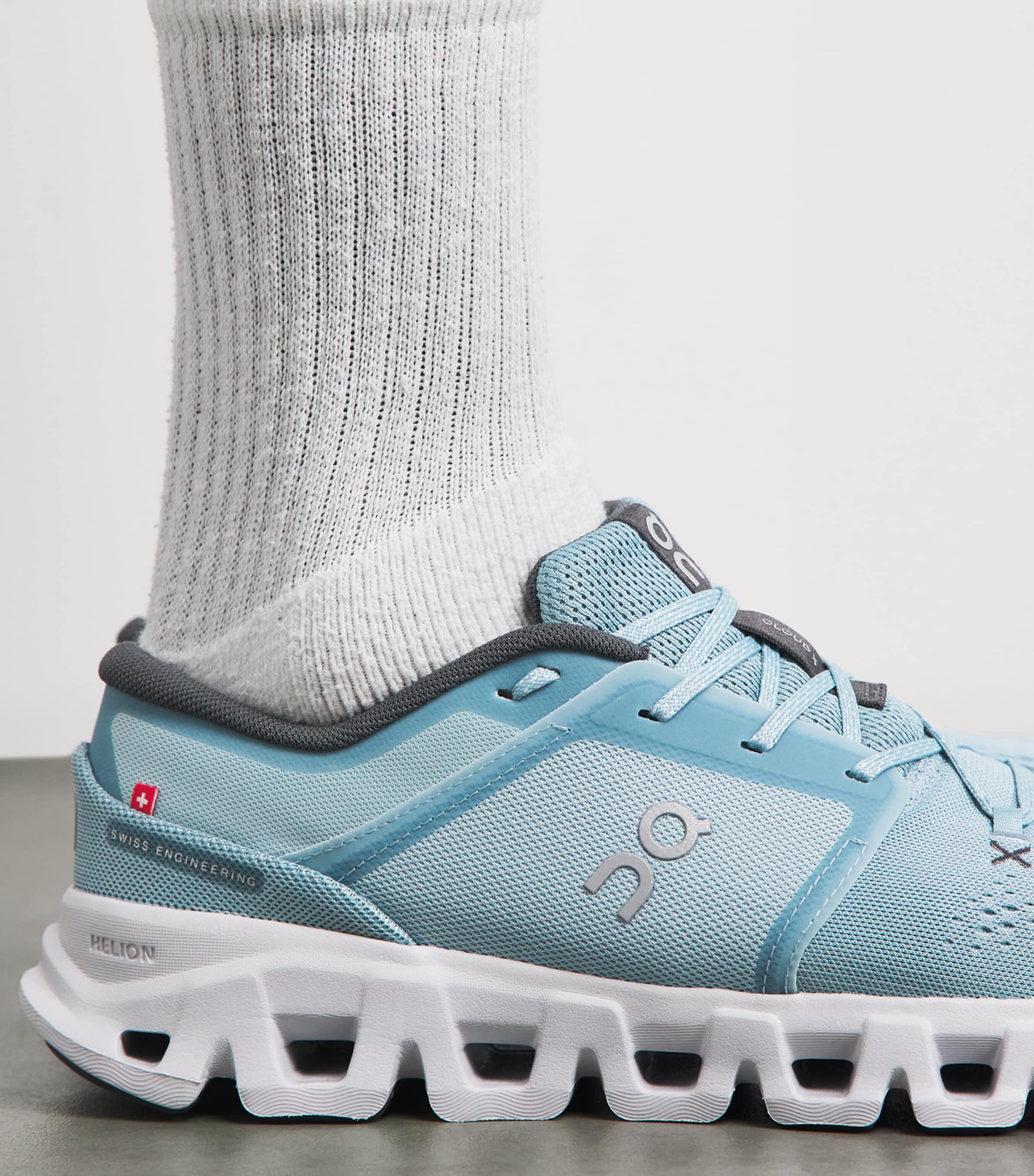 On Mens Cloud X 5 Trainers Wash | Glacier Image 4