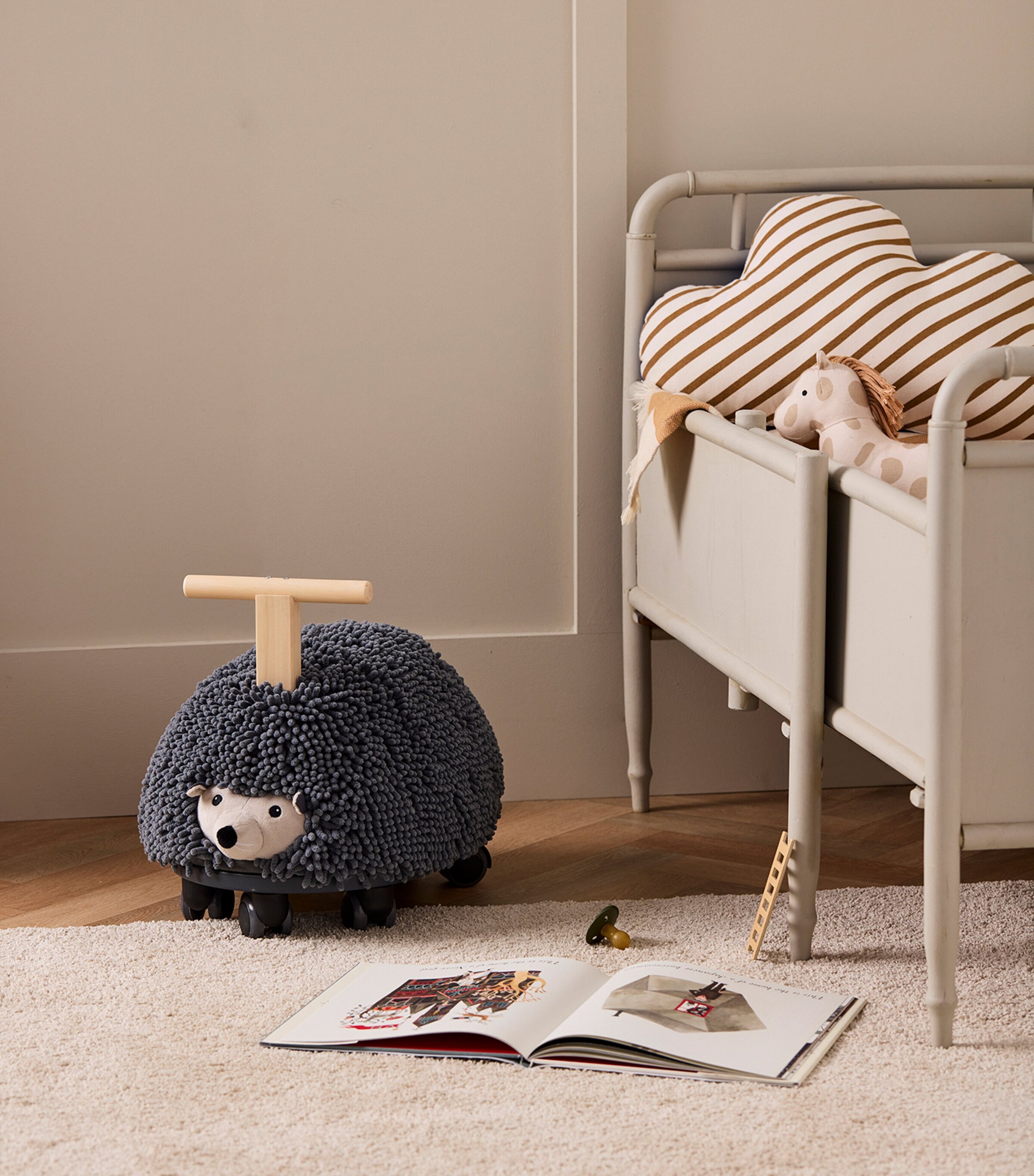 Kids Concept Ride-Along Hedgehog (38cm) Image 2